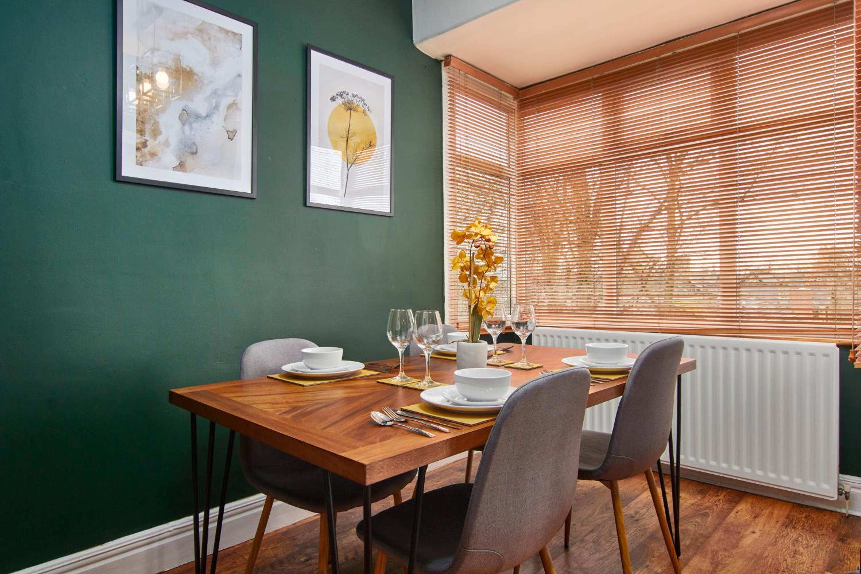Gateshead Vacations - Stylish 2 Bedroom Flat - Close To Newcastle City Centre - Property Image 4