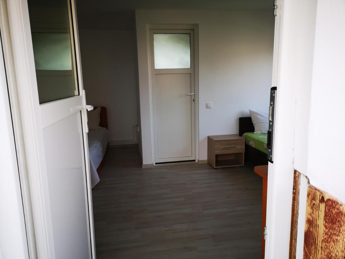 Casa cu Foisor view 3