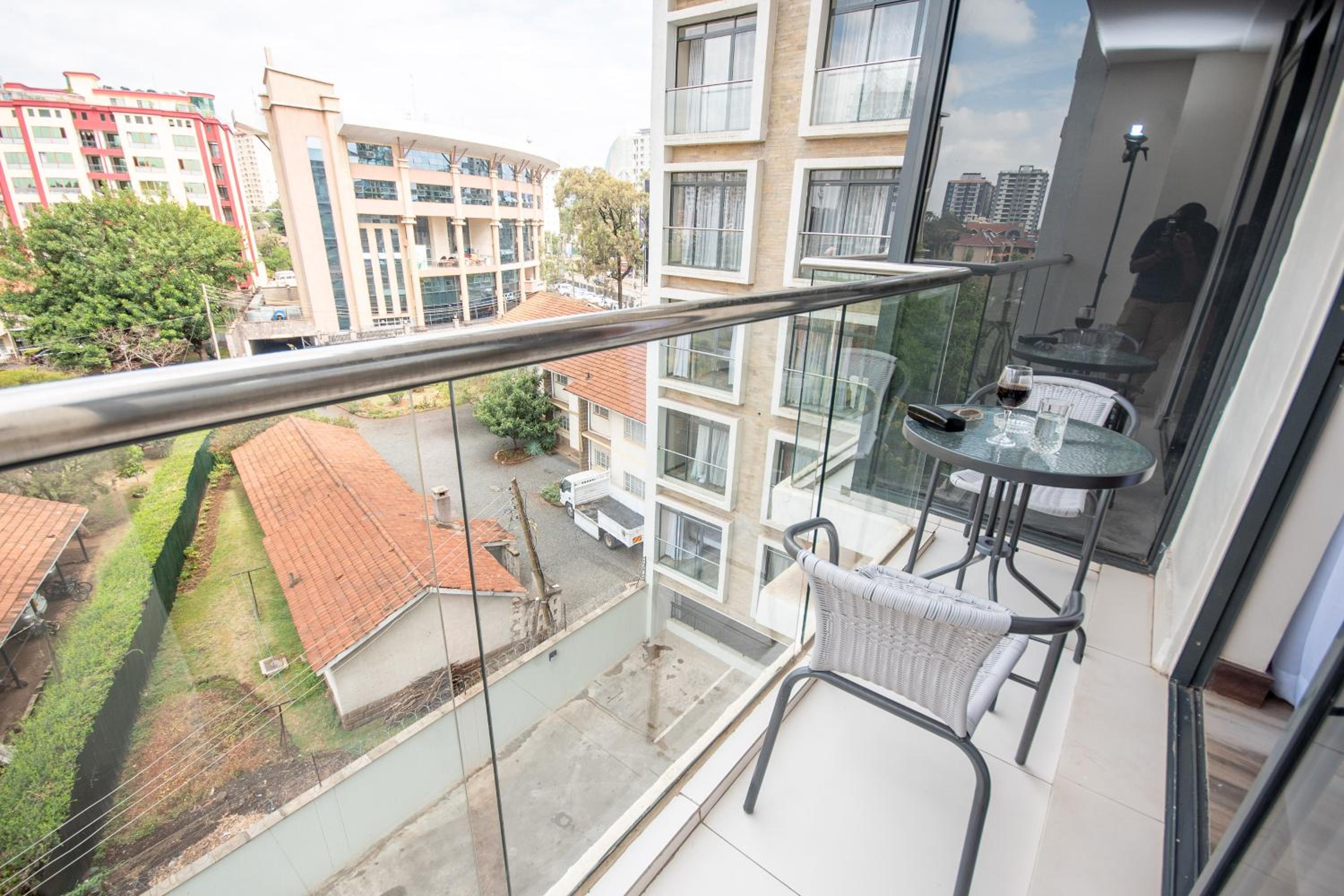 Modern luxury one bedroom furnished apartment in Kilimani, Nairobi, Kenya view 2