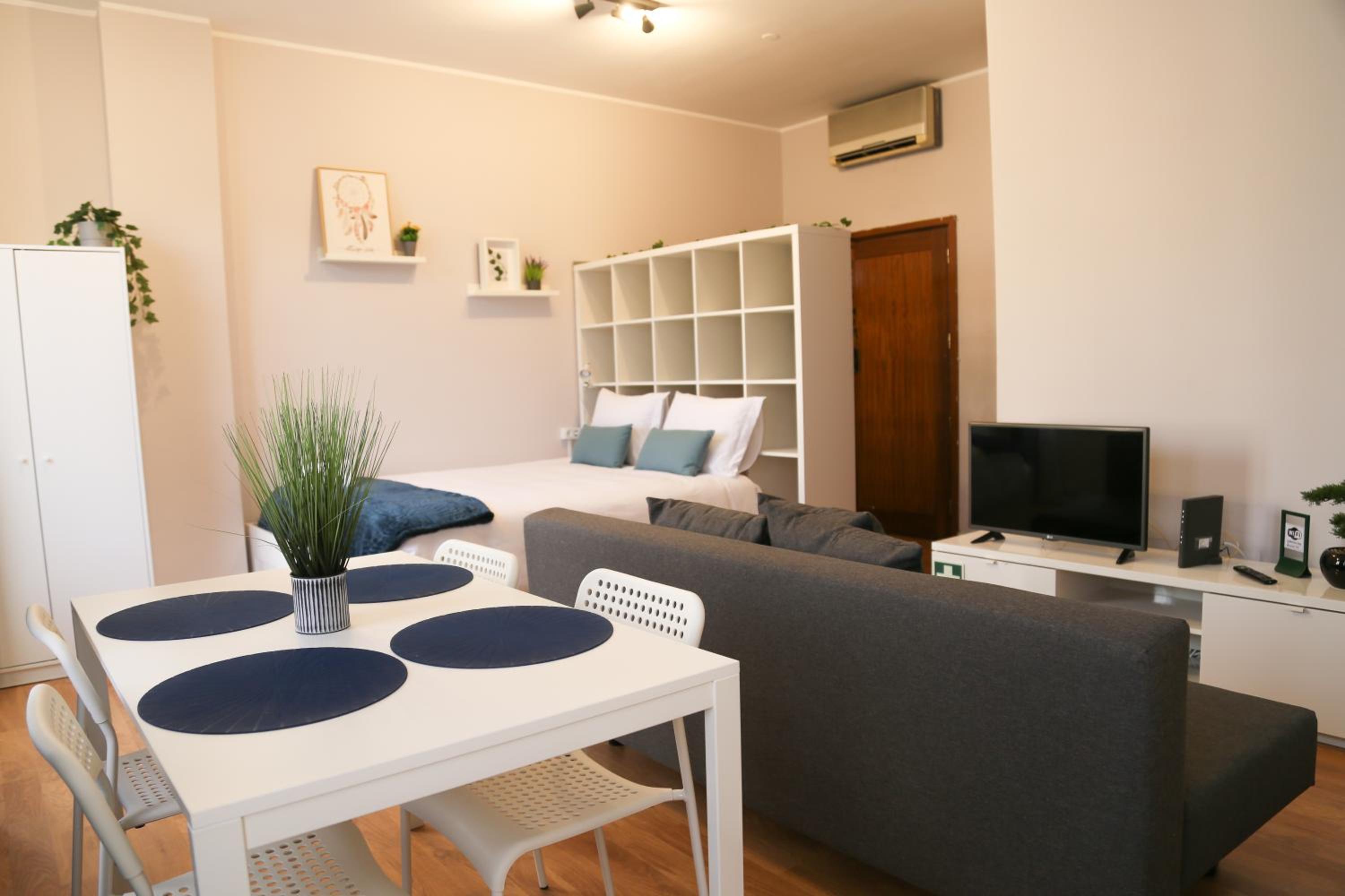 Bonsai Apartment II
