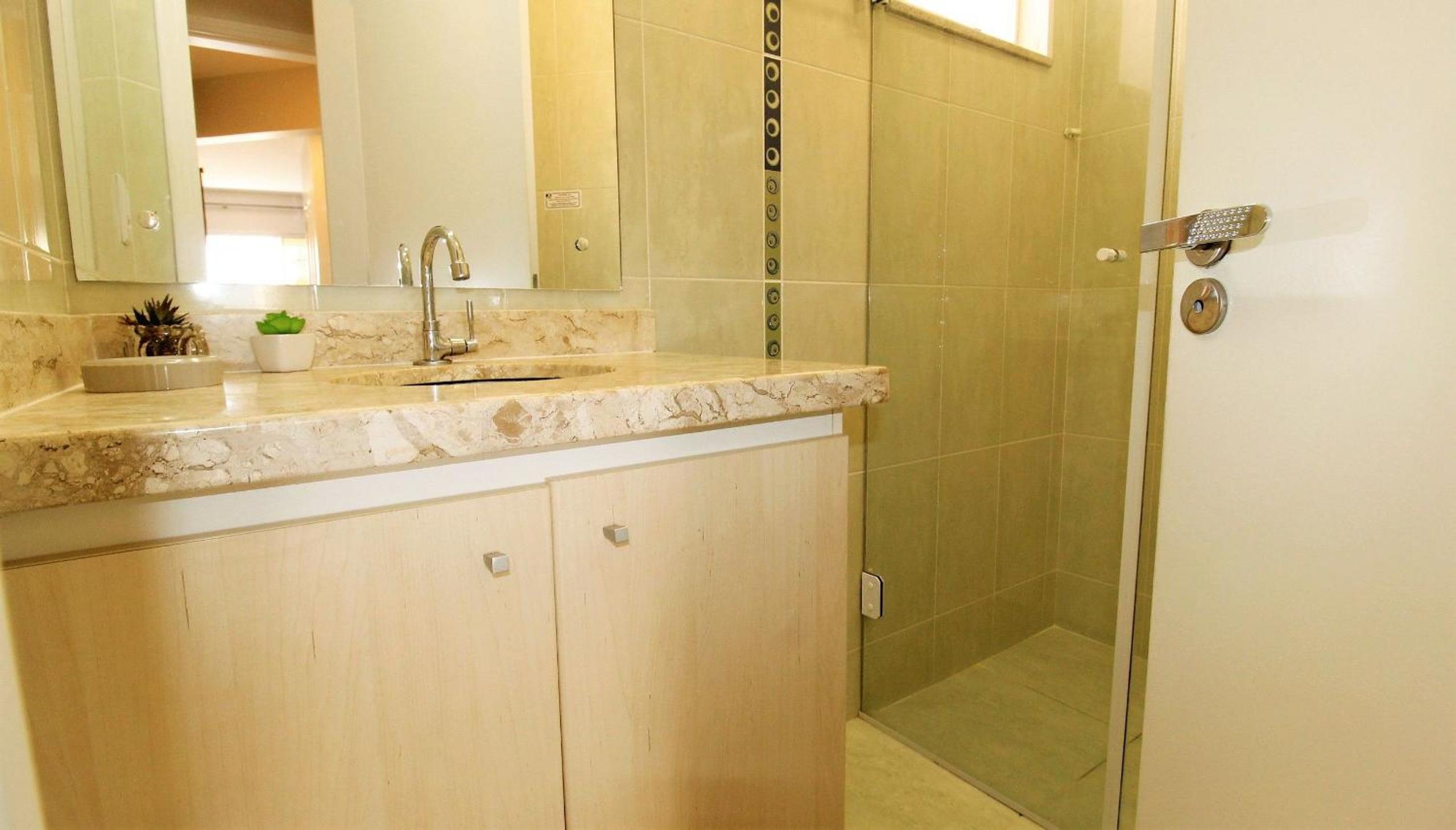 1052 - Apartamento com vista para o mar em Bombinhas - Residencial Salema Apto 301