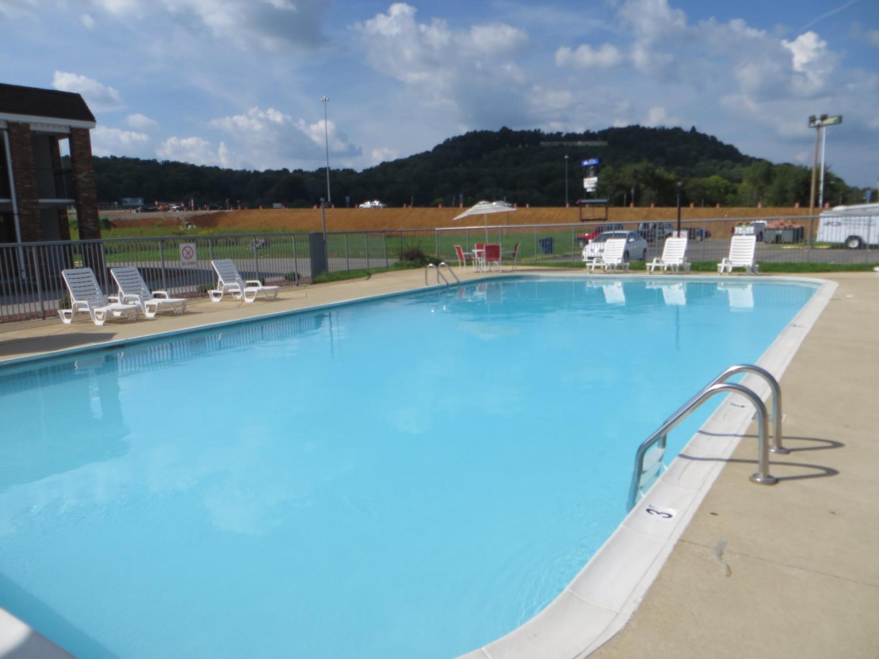 Cave City Vacations - Days Inn by Wyndham Cave City - Property Image 6