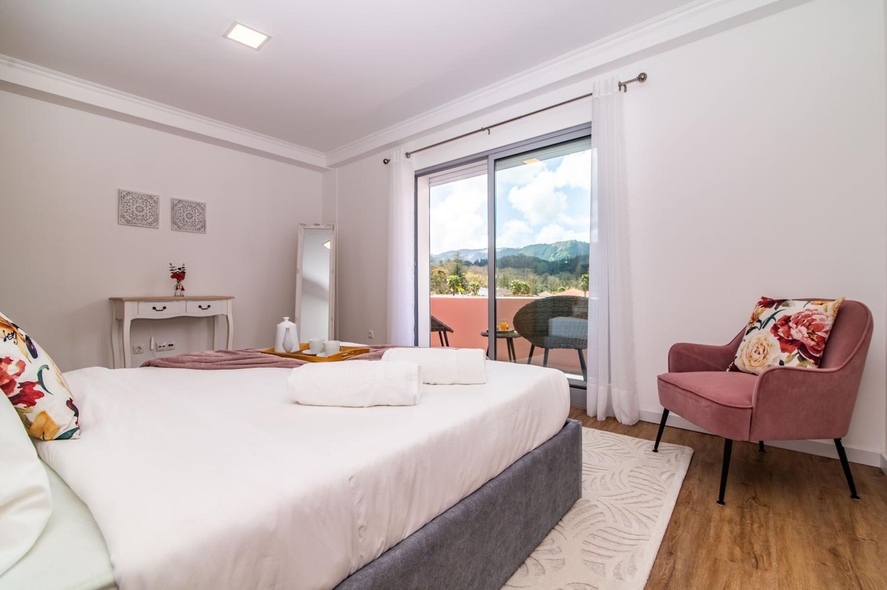 Furnas Apartment view 5