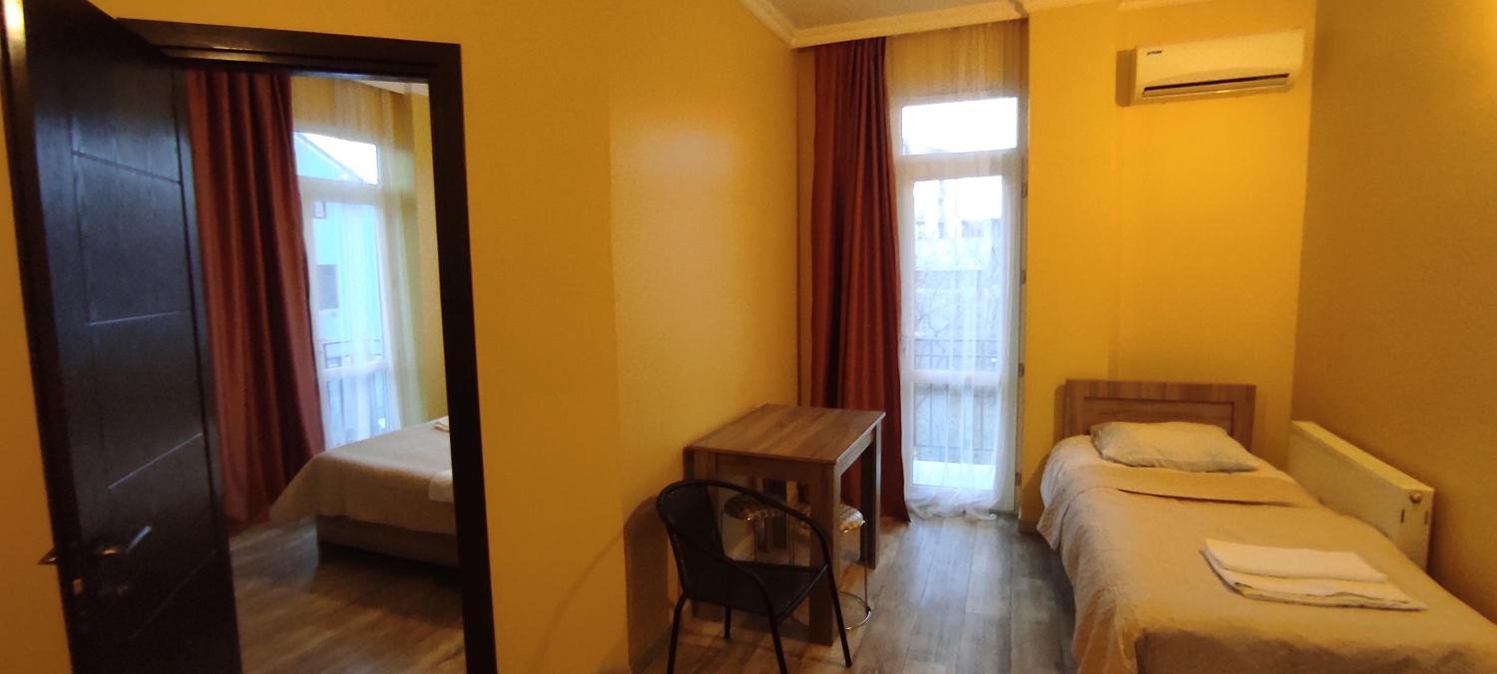 Femily hotel ın batumı maretı str 2 view 4