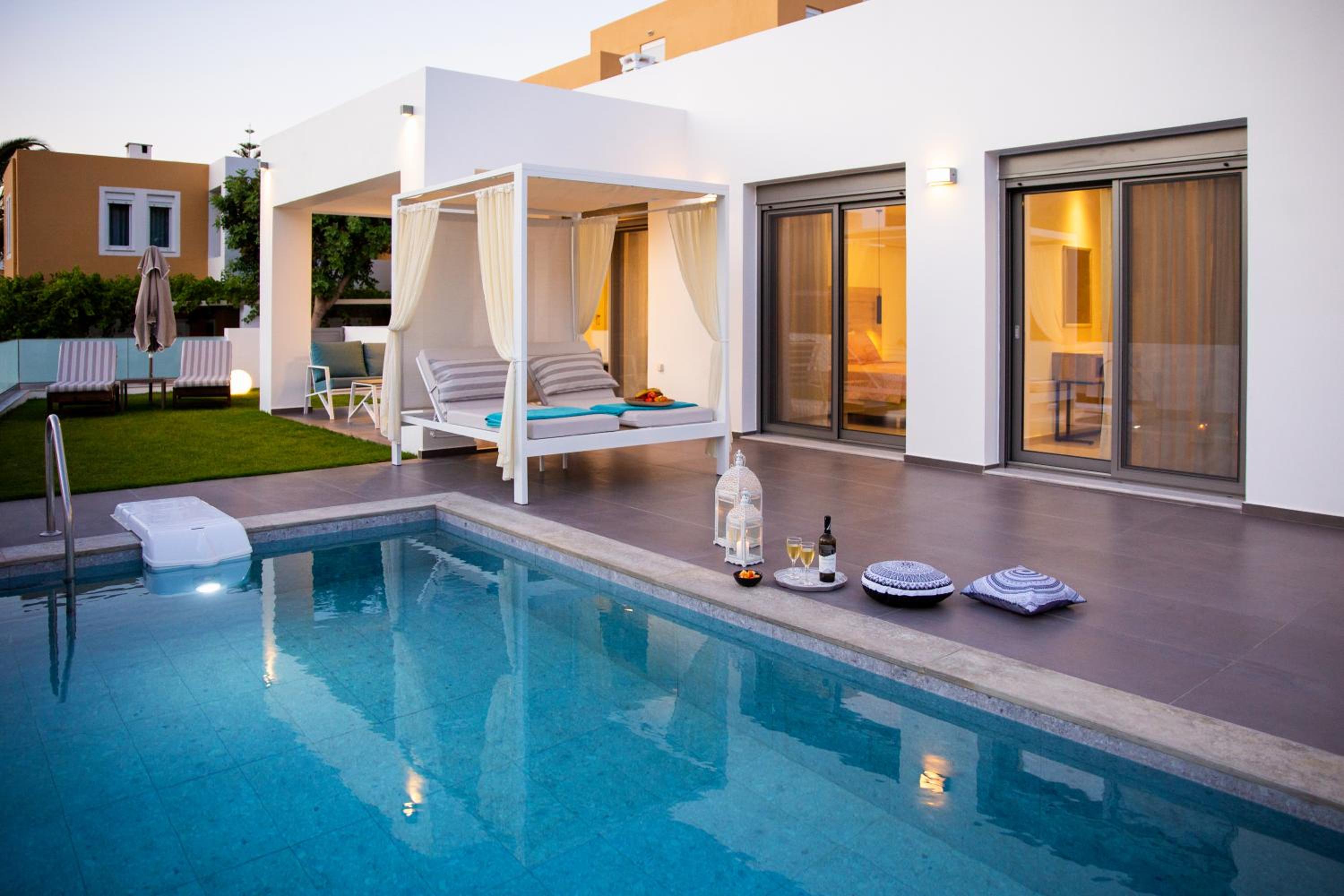 Adrianna Villa 4ppl view 5