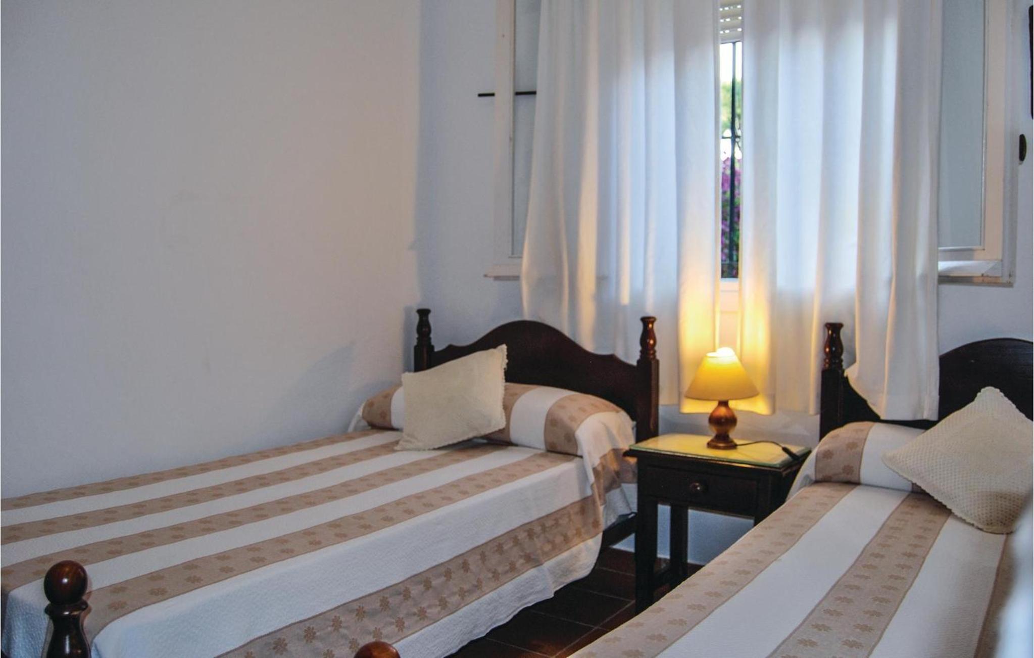 4 Bedroom Gorgeous Home In Mazagón