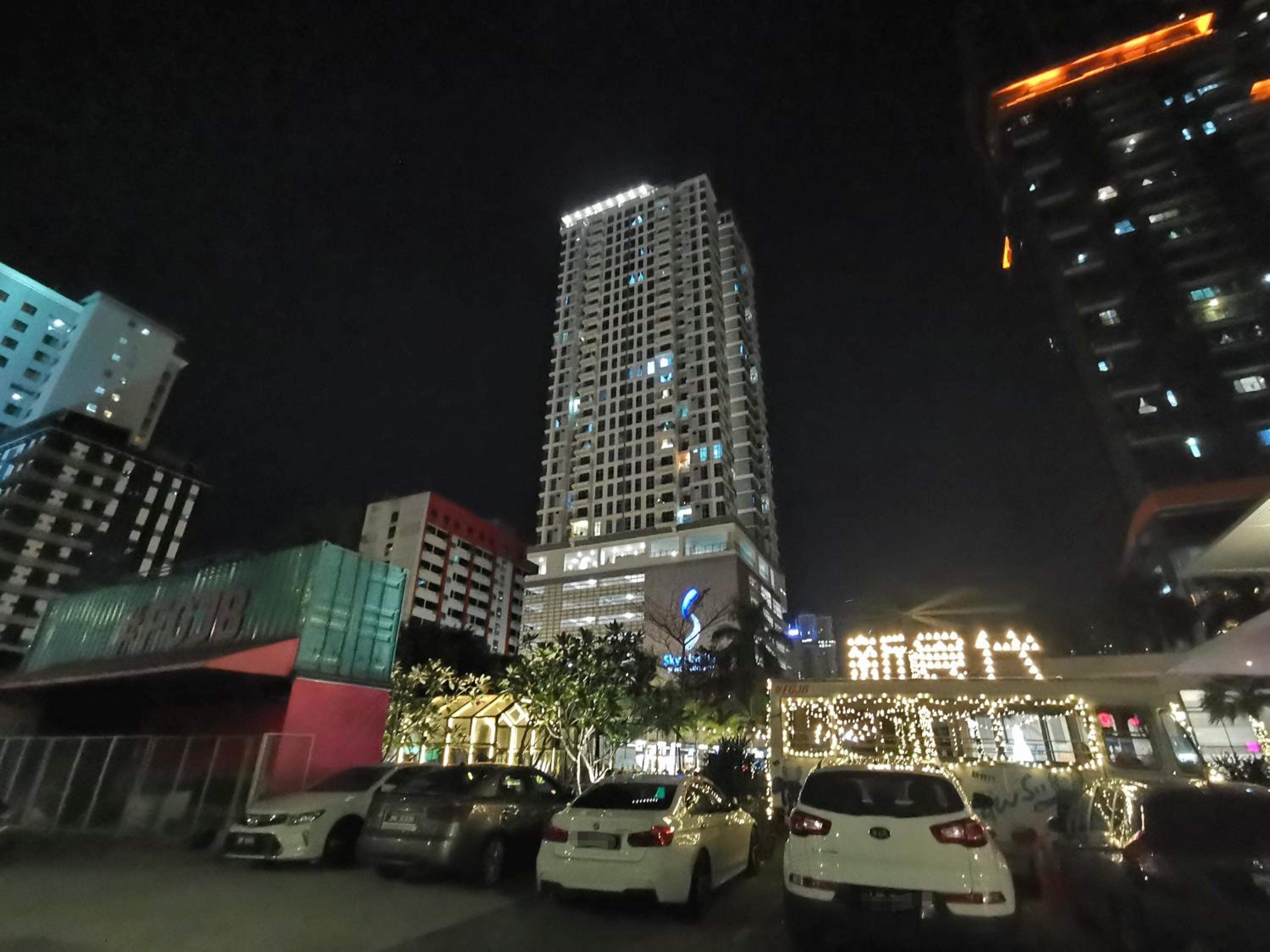 Artsy Homestay in JB Town Center Near FoodCourt, Malls & Grocery