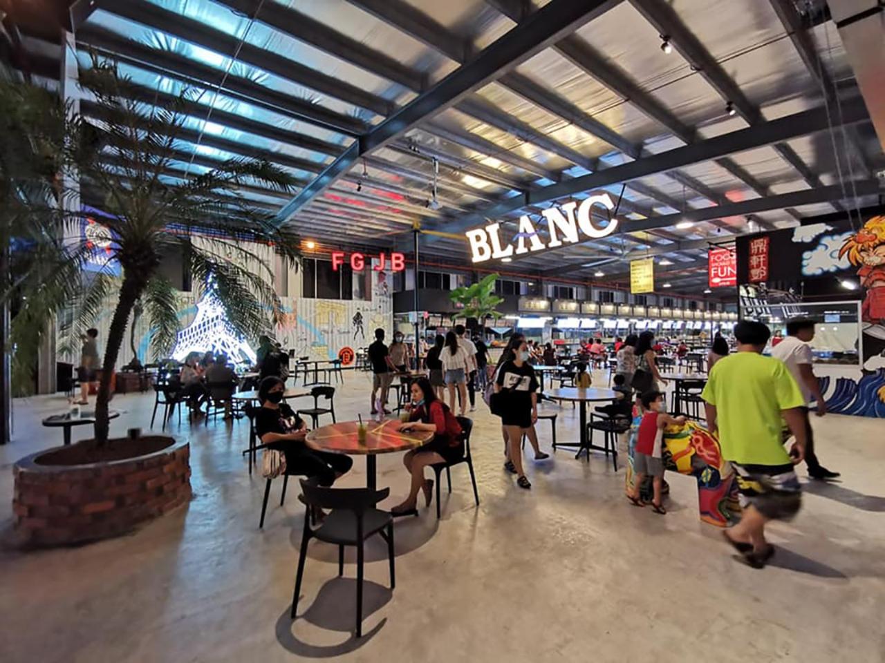 Artsy Homestay in JB Town Center Near FoodCourt, Malls & Grocery
