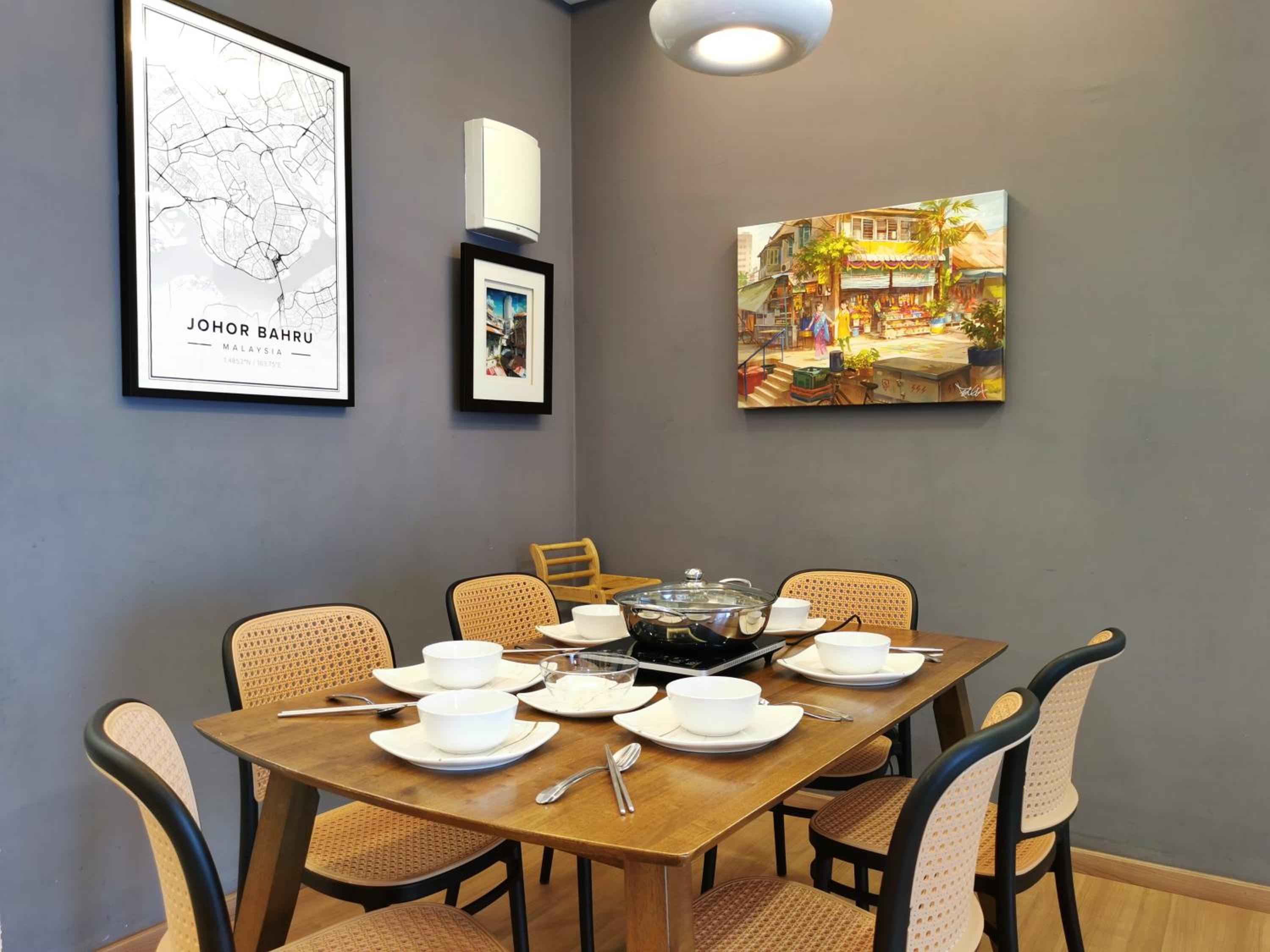 Artsy Homestay in JB Town Center Near FoodCourt, Malls & Grocery