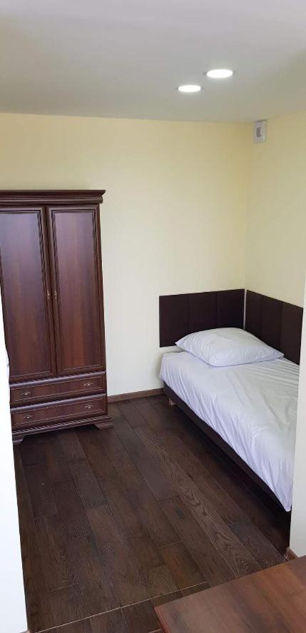 APARTAMENTY RETRO DE LUX KROSNO - Property Image 1