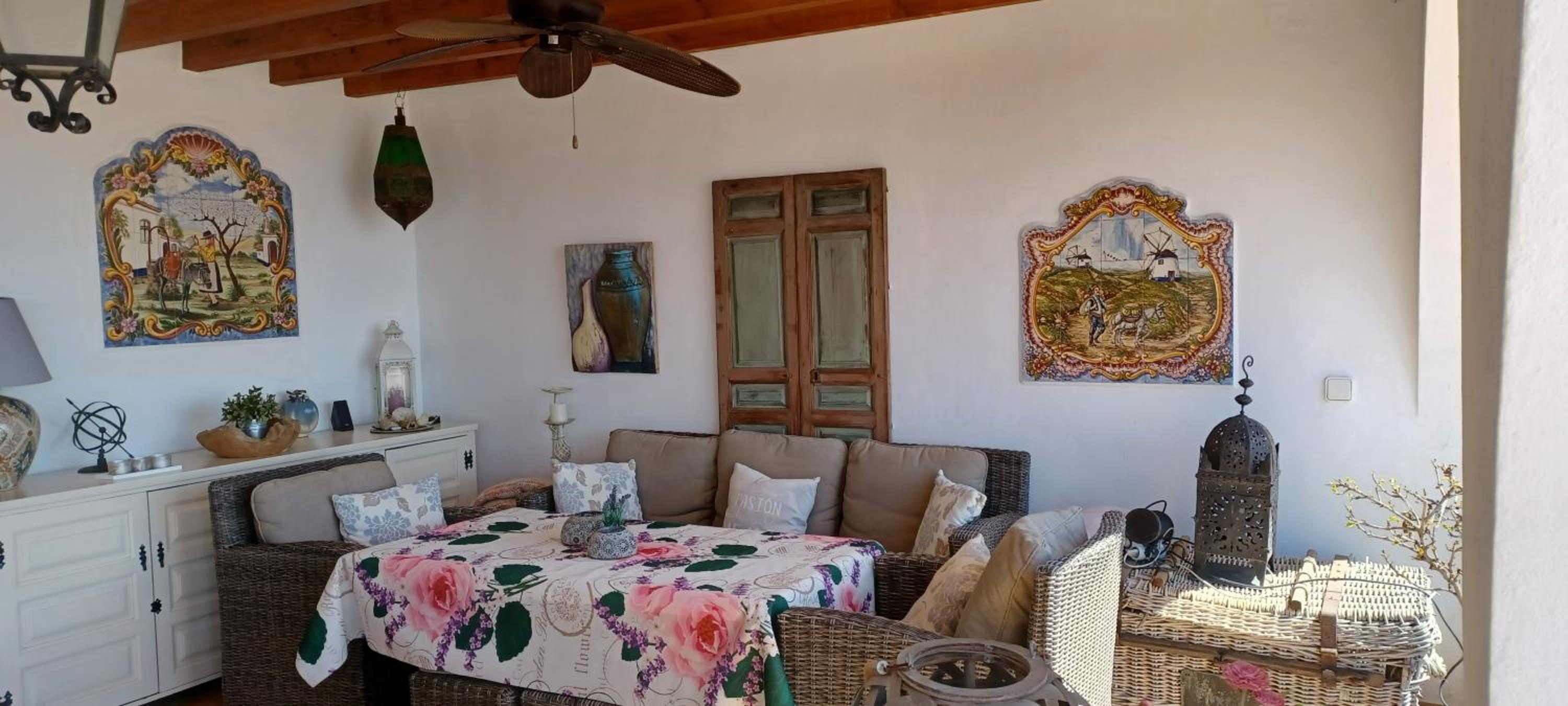 Casa Roble B&B
