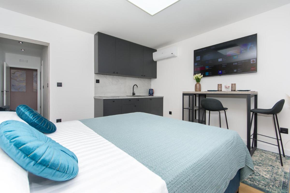 Sapphire Studio Apartment with FREE PRIVATE PARKING
