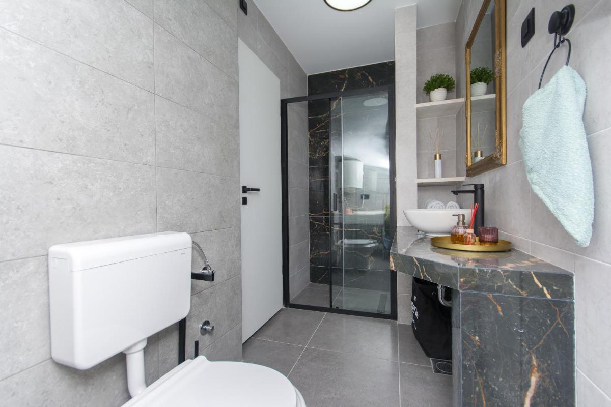 Sapphire Studio Apartment with FREE PRIVATE PARKING