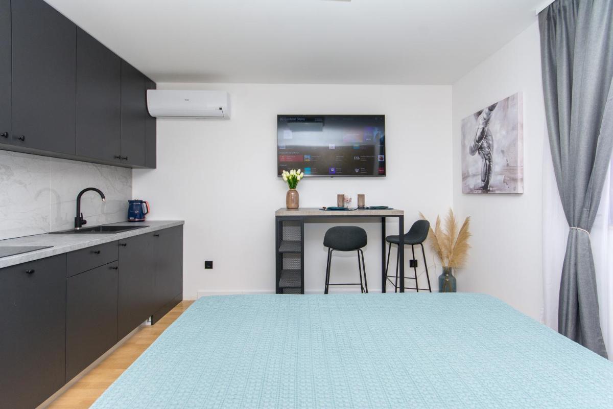 Sapphire Studio Apartment with FREE PRIVATE PARKING