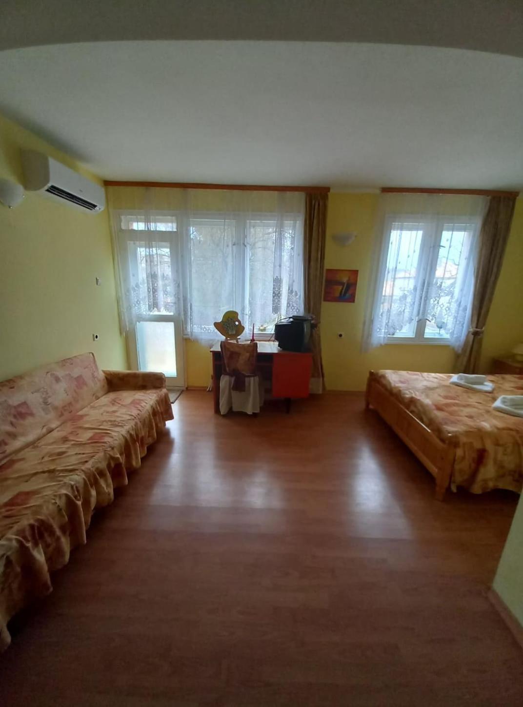 Hadjibulevata Guest House