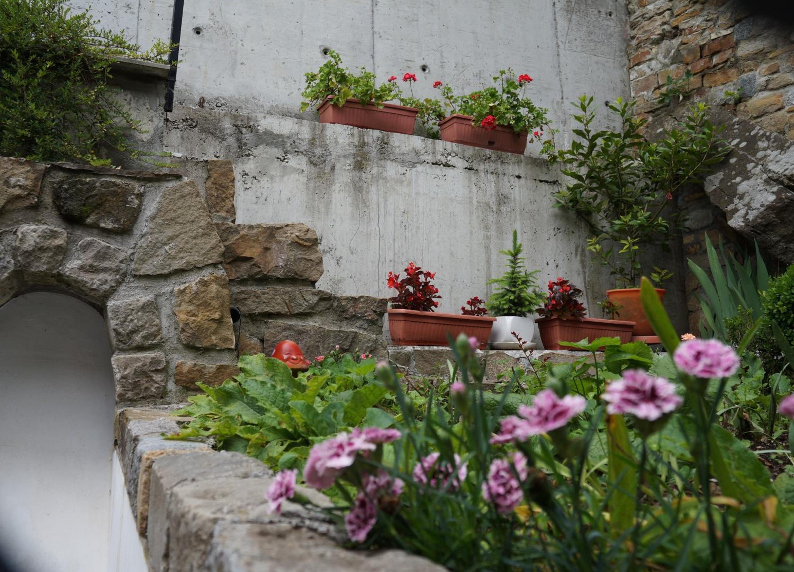 Home with the veranda (B&B) free parking
