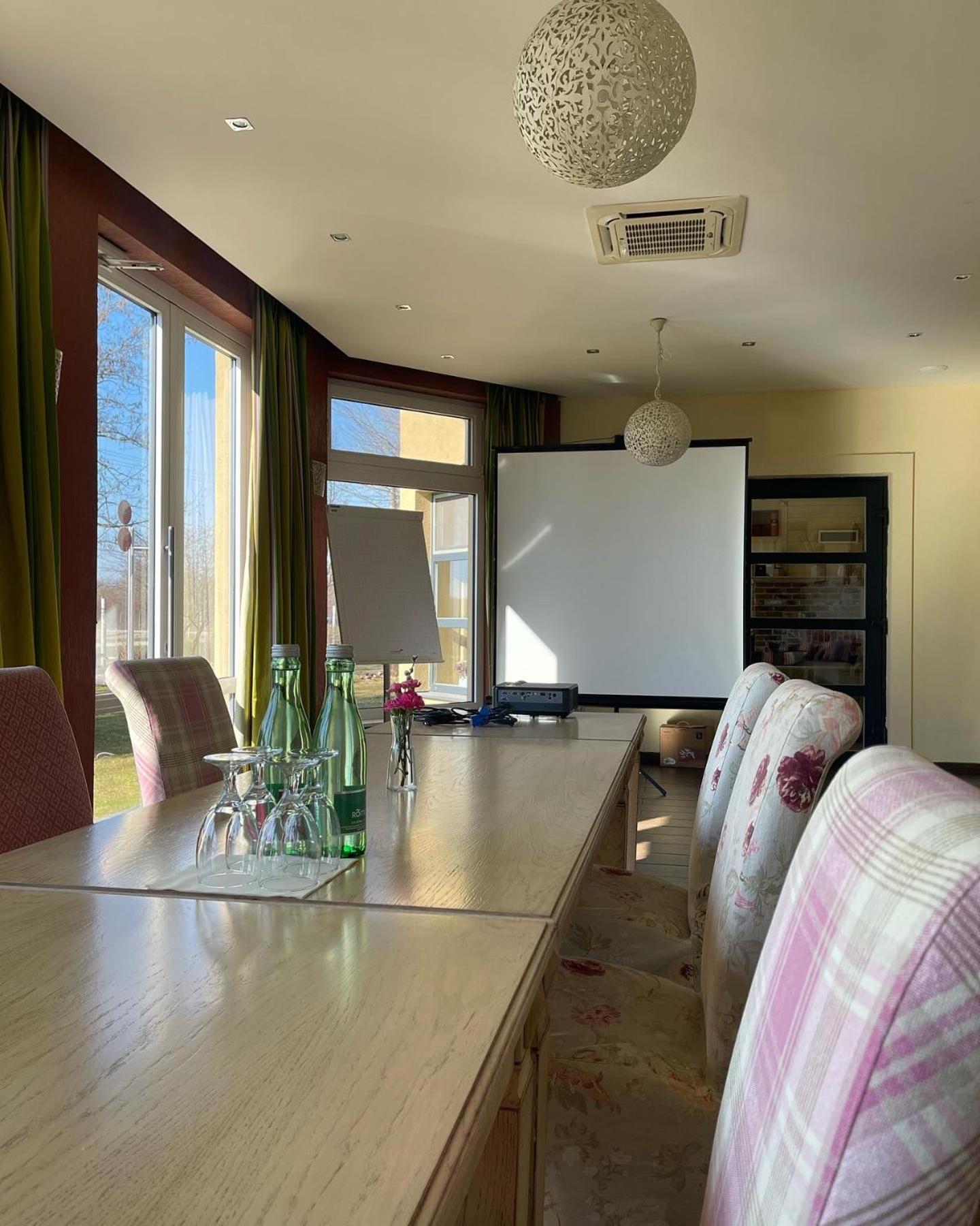 meeting & event spaces