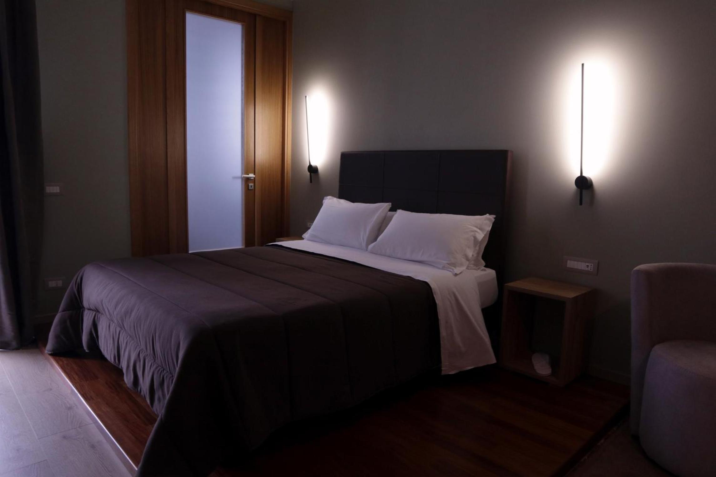 Manhattan Room & Suite