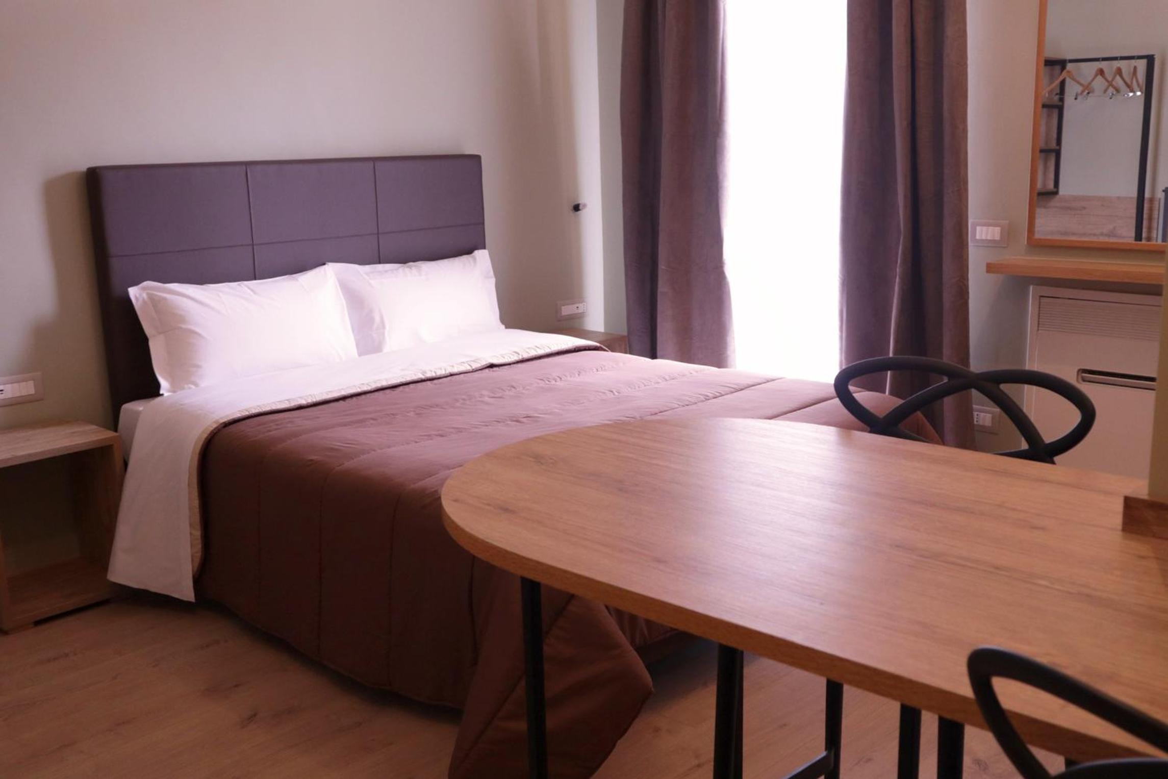 Manhattan Room & Suite