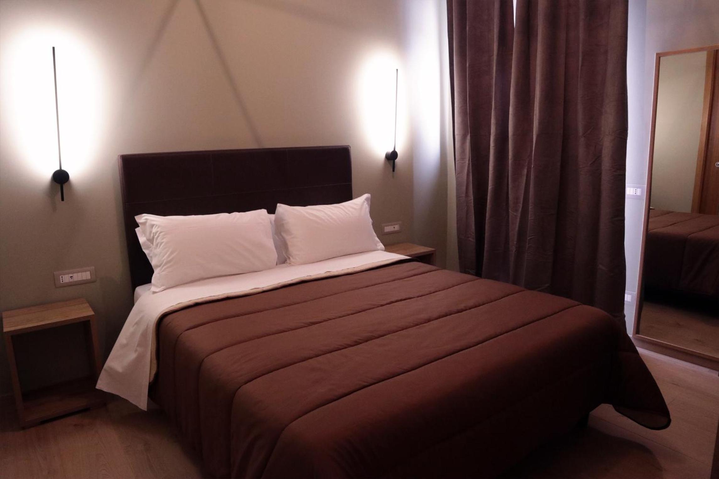 Manhattan Room & Suite