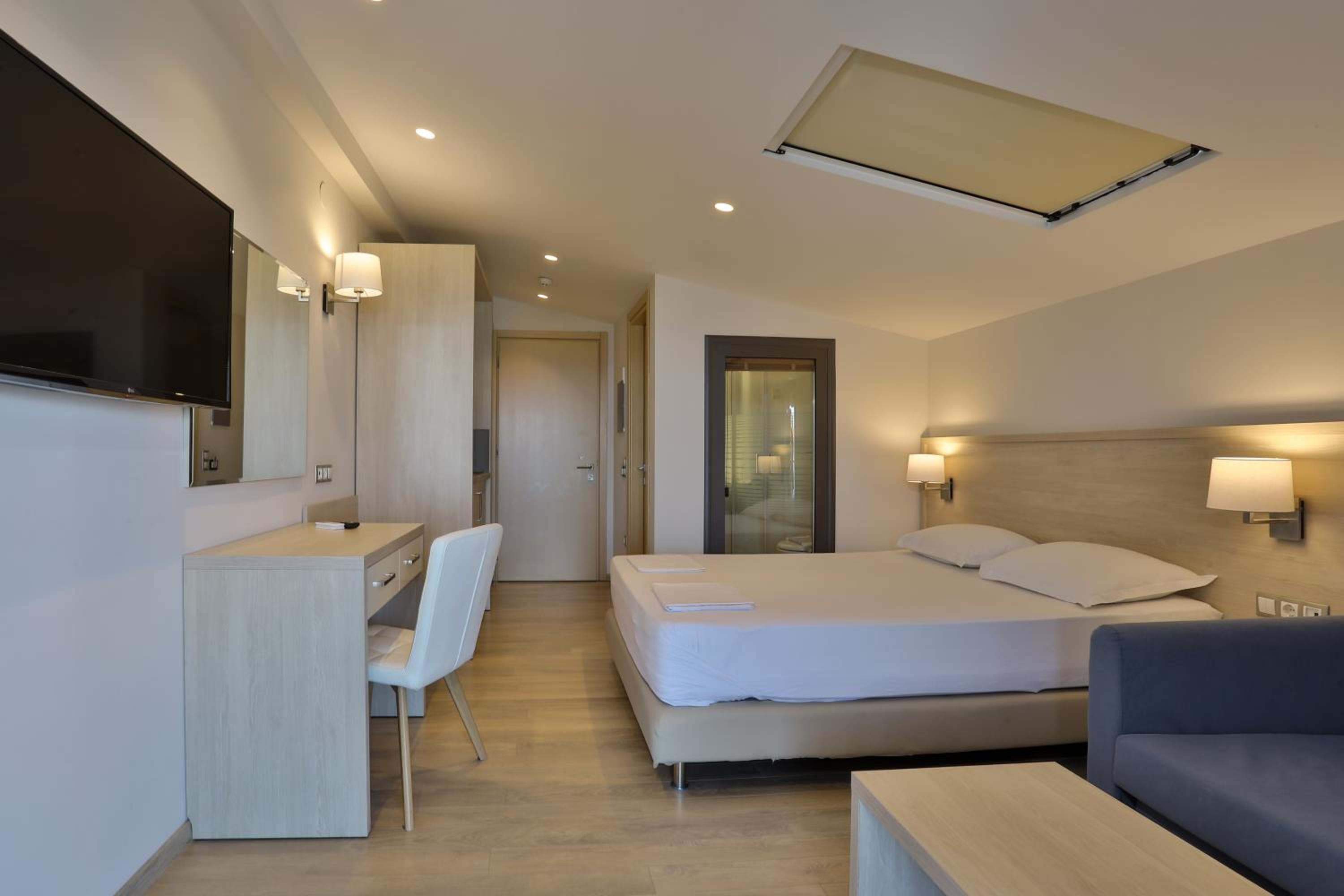 Alarzo Rooms