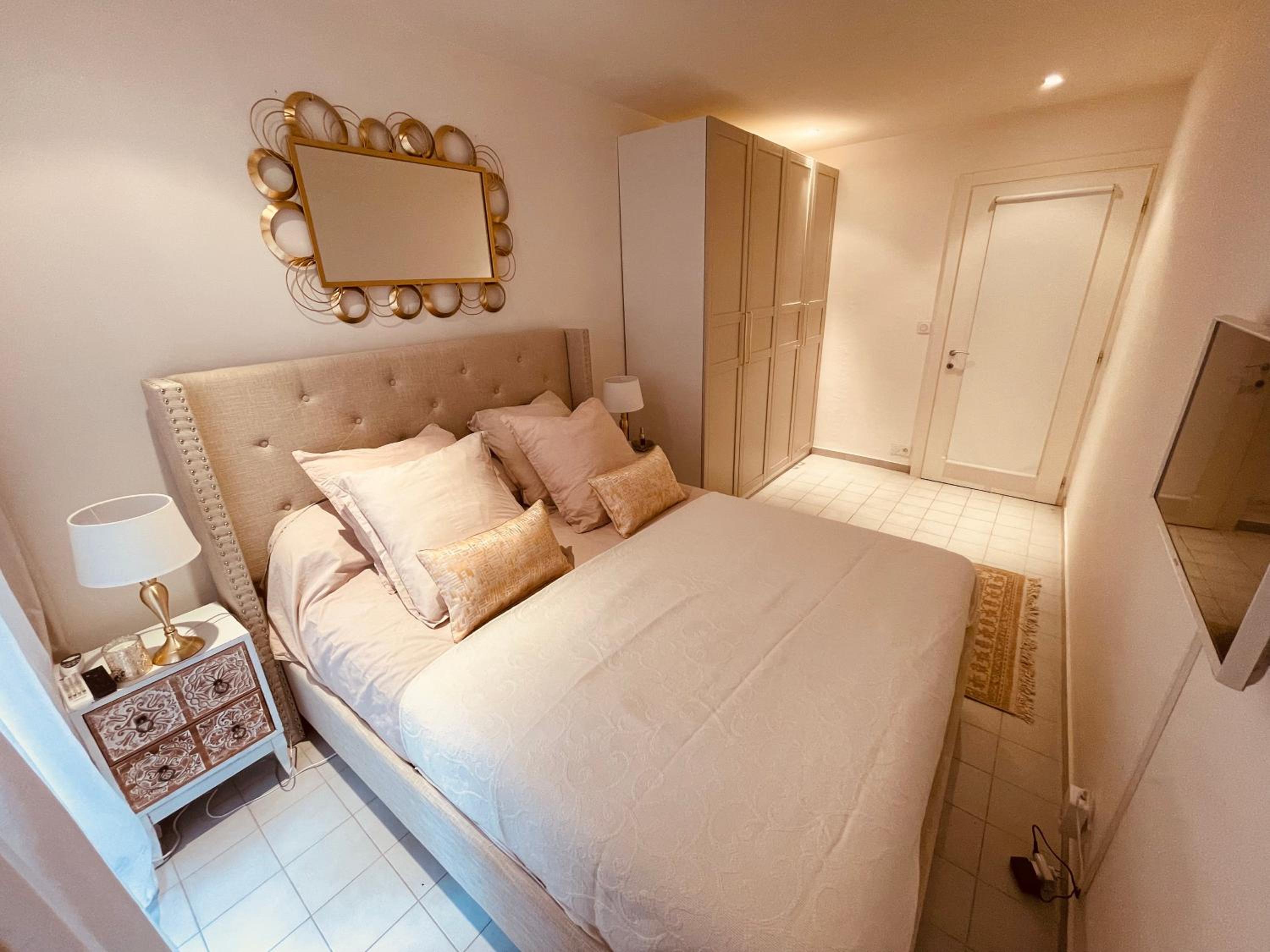 Nice Renting - PAGANINI - Spacious Apartment - 2 BedRooms - King Bed - Bathtub - Heart of Nice photo 4