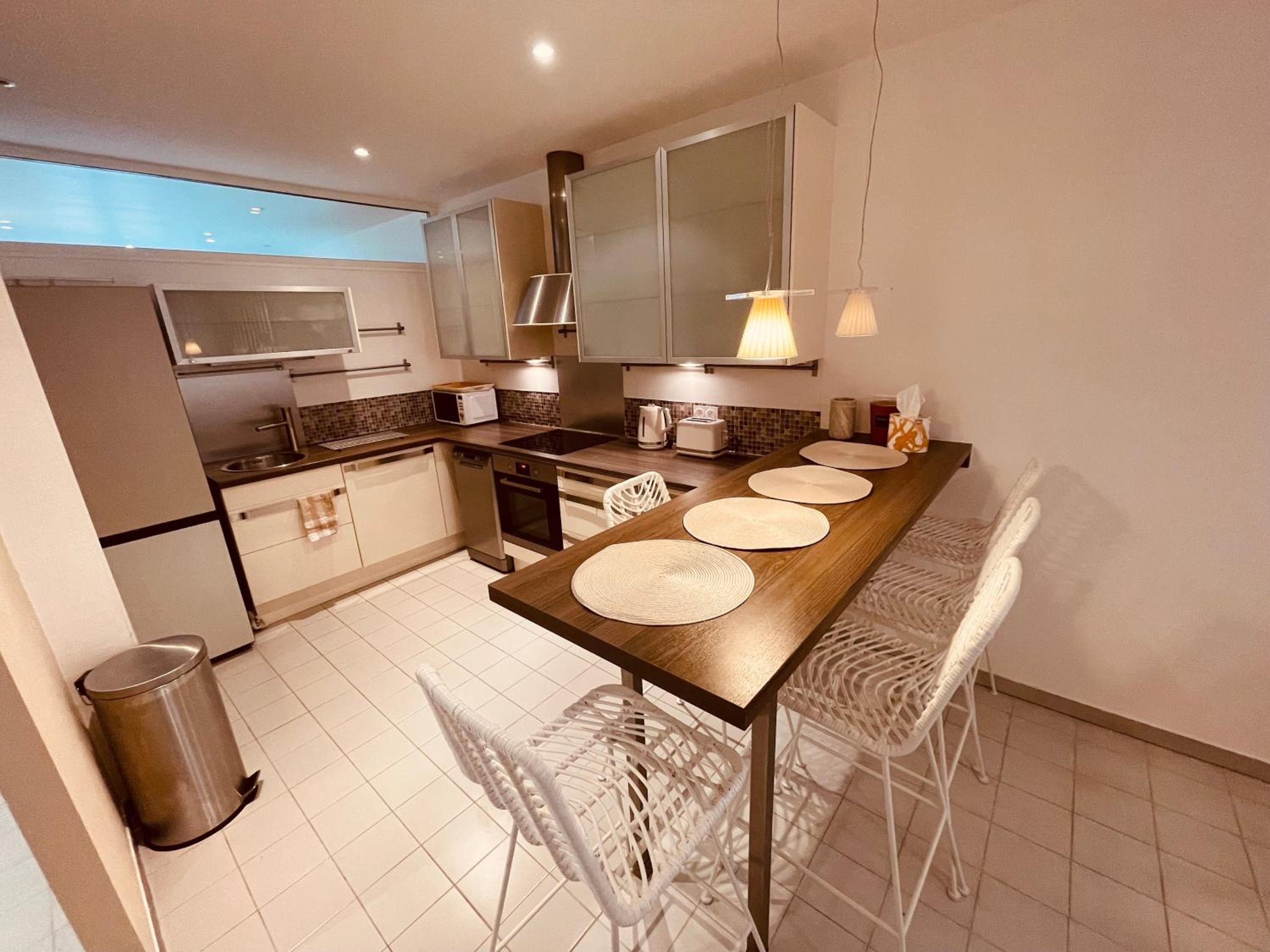 Nice Renting - PAGANINI - Spacious Apartment - 2 BedRooms - King Bed - Bathtub - Heart of Nice photo 2