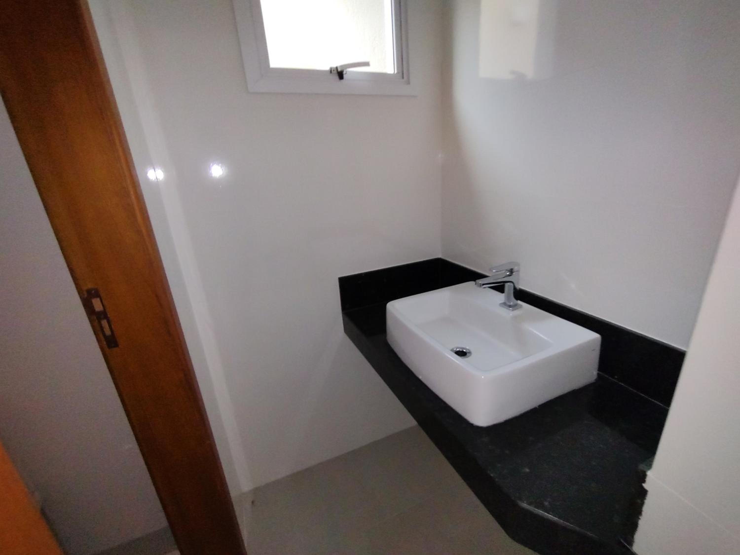 Ivana Imoveis - Casa com Piscina na Praia do Morro á 2 minutos da praia