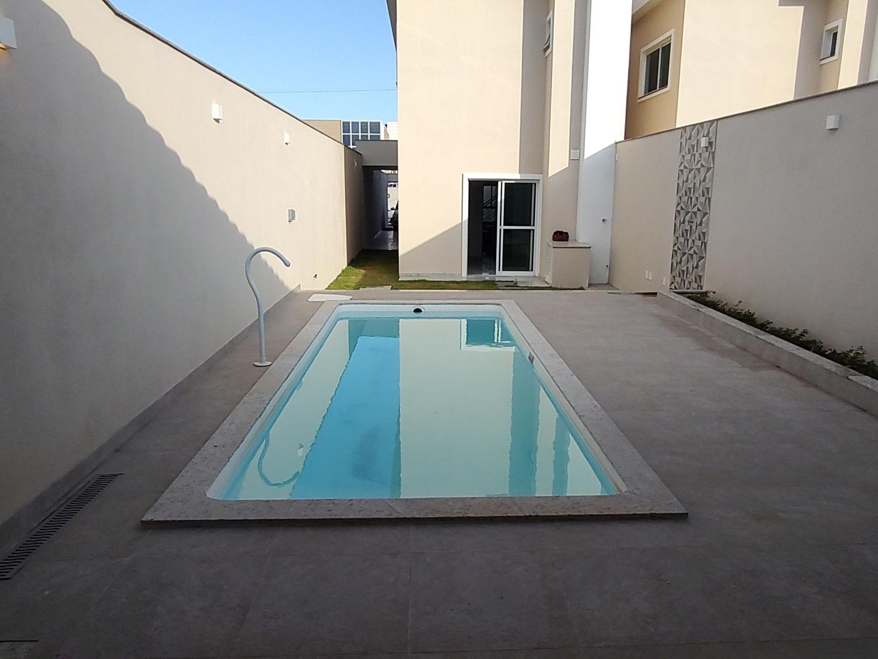 Ivana Imoveis - Casa com Piscina na Praia do Morro á 2 minutos da praia