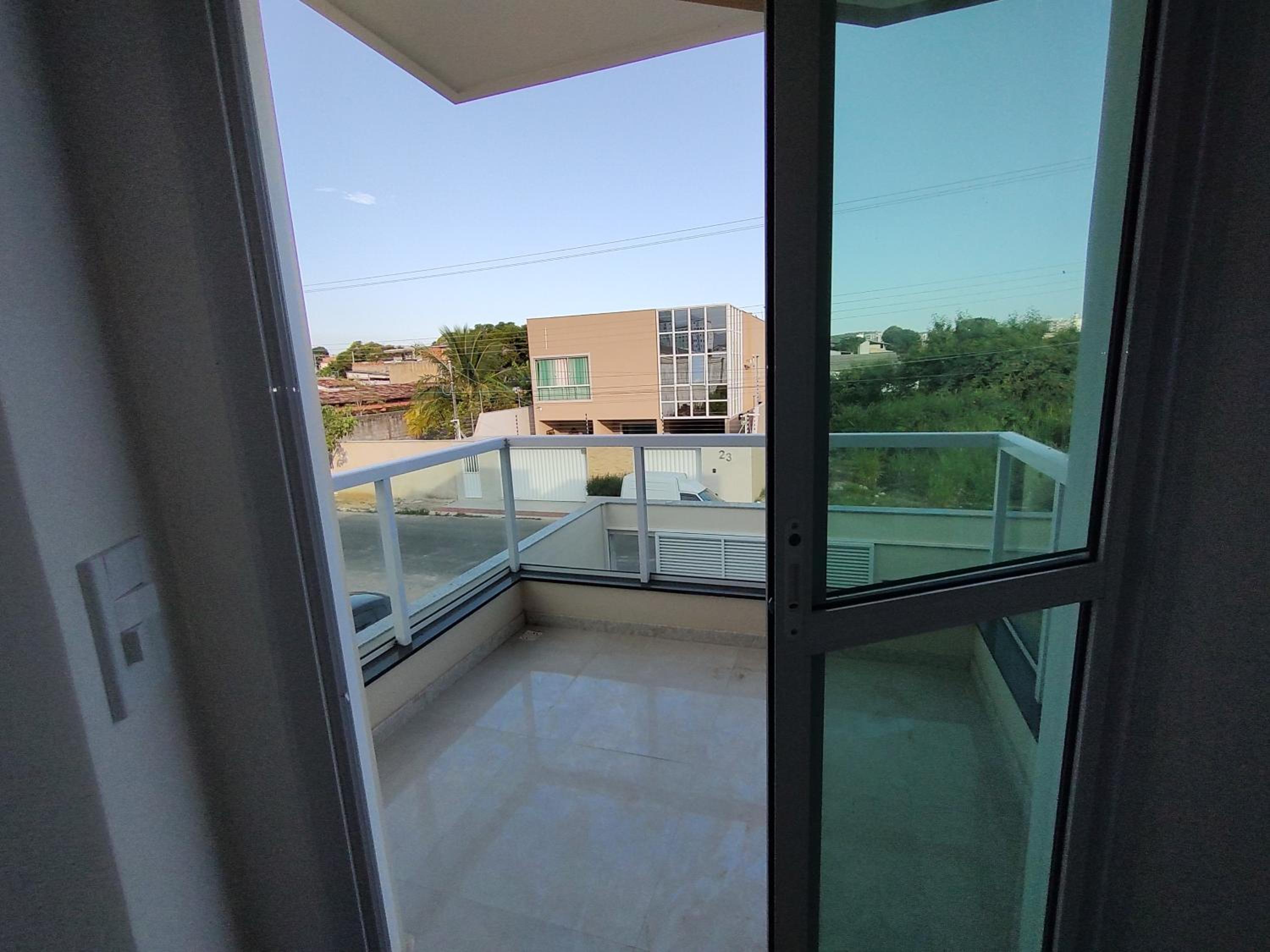 Ivana Imoveis - Casa com Piscina na Praia do Morro á 2 minutos da praia