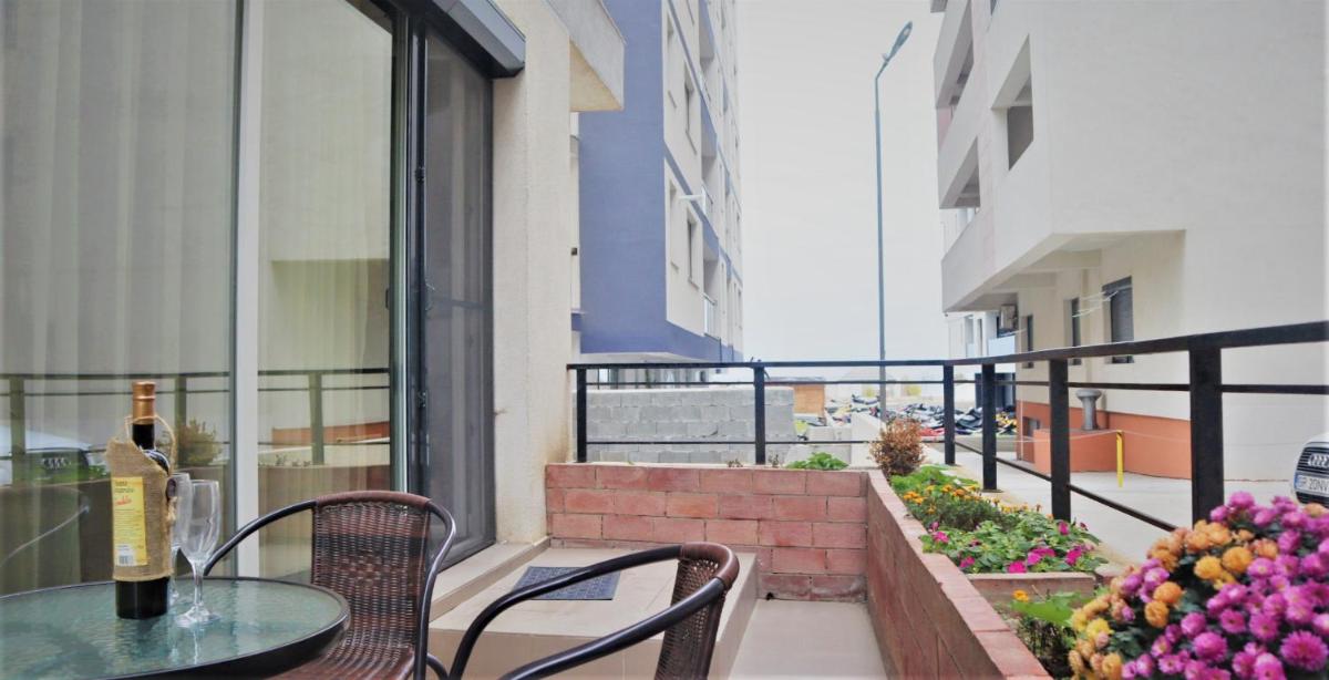 David Summer Apartment One view 4