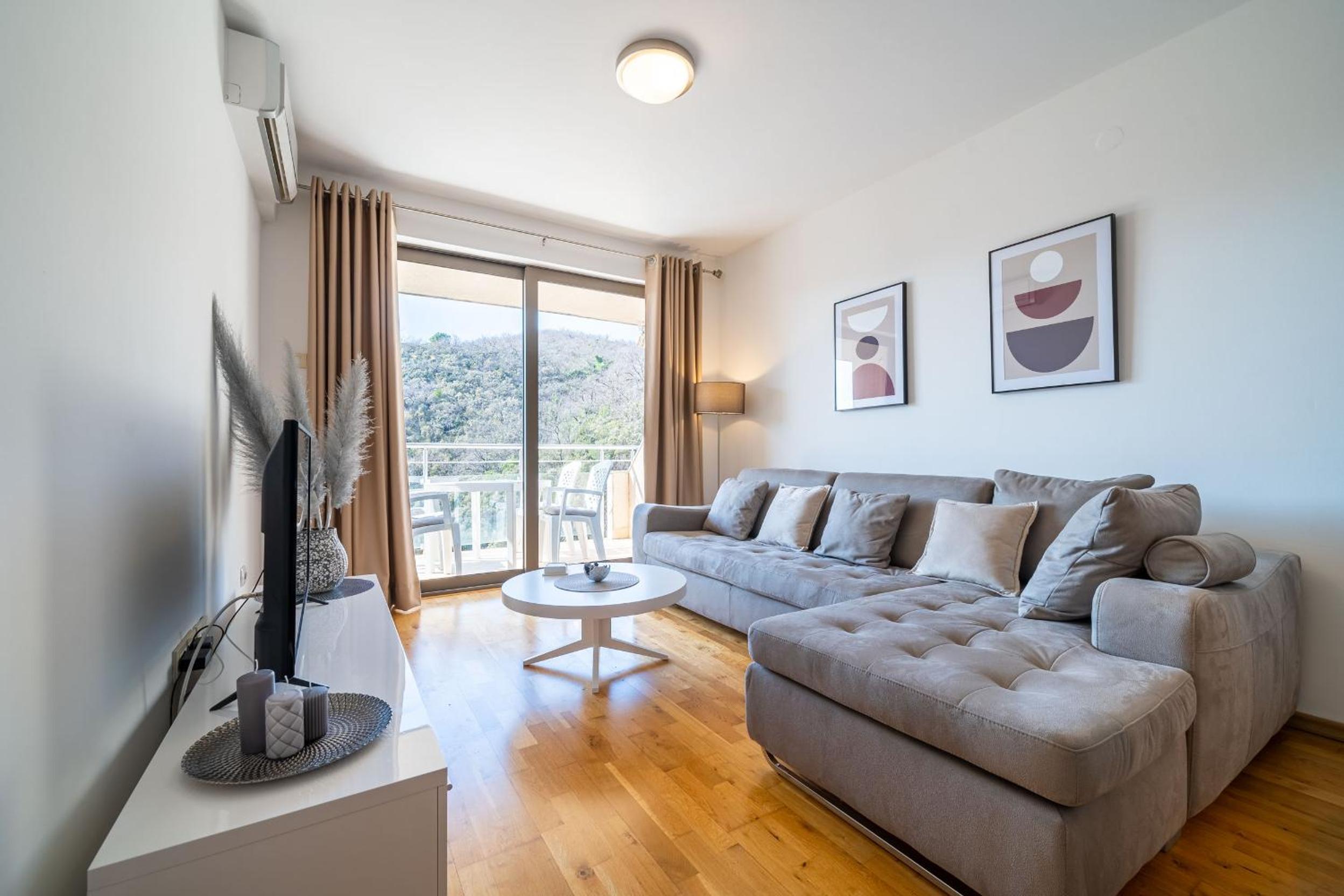 Luxury apartment near beach photo 2