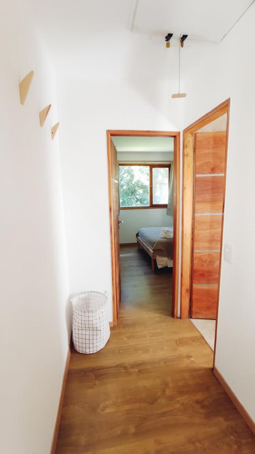 Casa con jardín y cochera ¡A 5 minutos del lago!