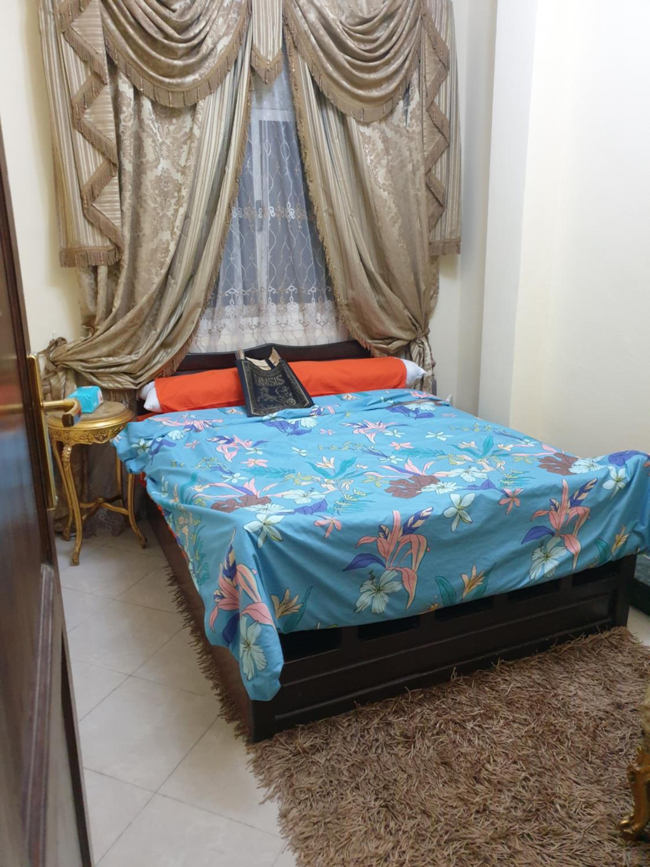 2 Jana Pyramids view inn