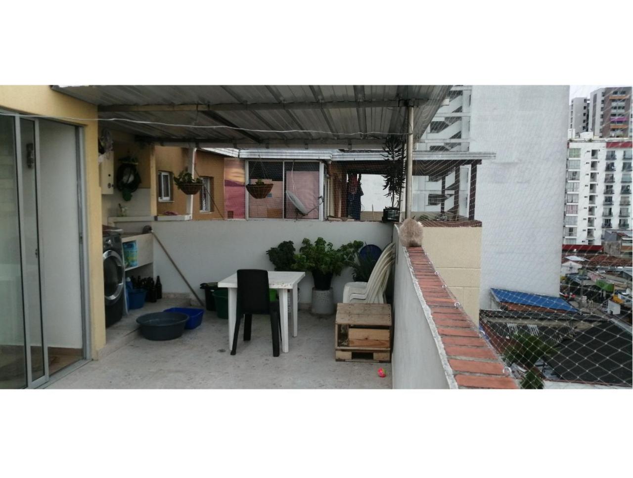 Habitación privada en apartamento con terraza view 5