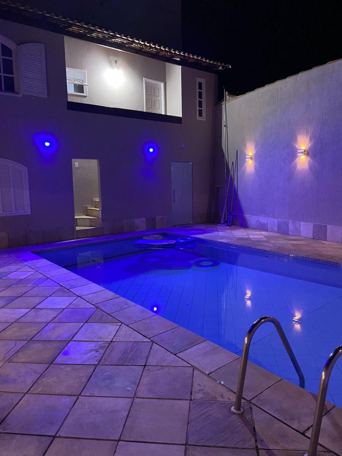 CASA COM PISCINA EM ARRAIAL DO CABO