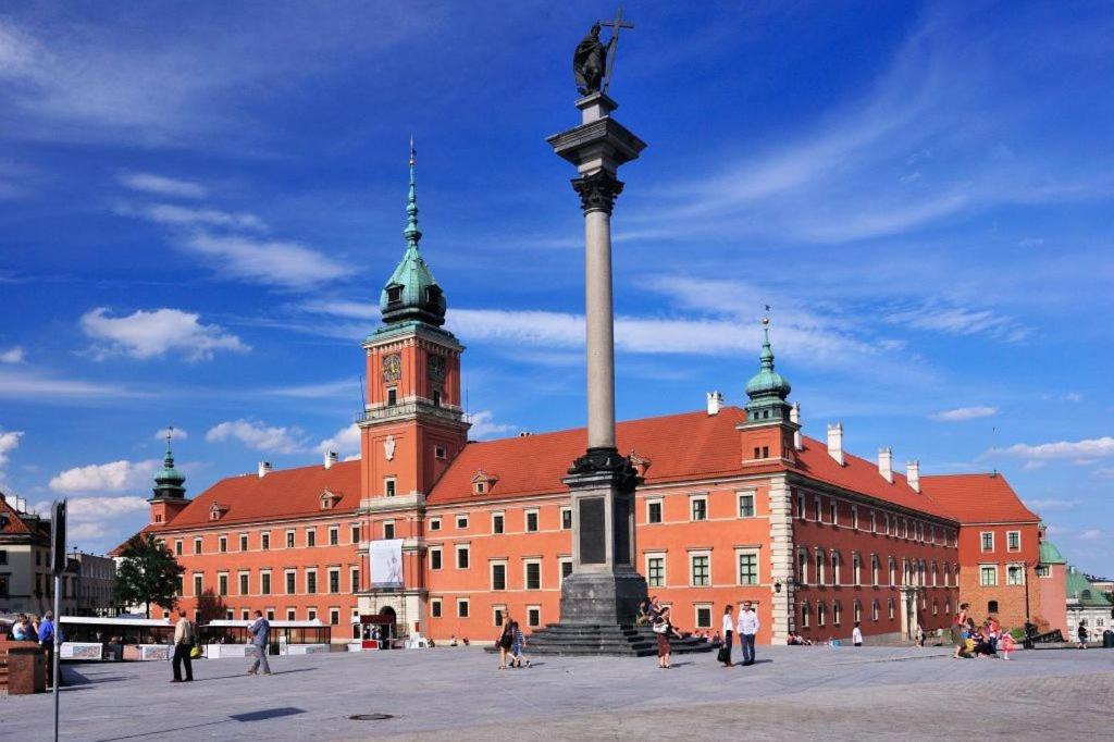 Apartment Castle Square z widokiem na Plac Zamkowy i Zamek Królewski view 4