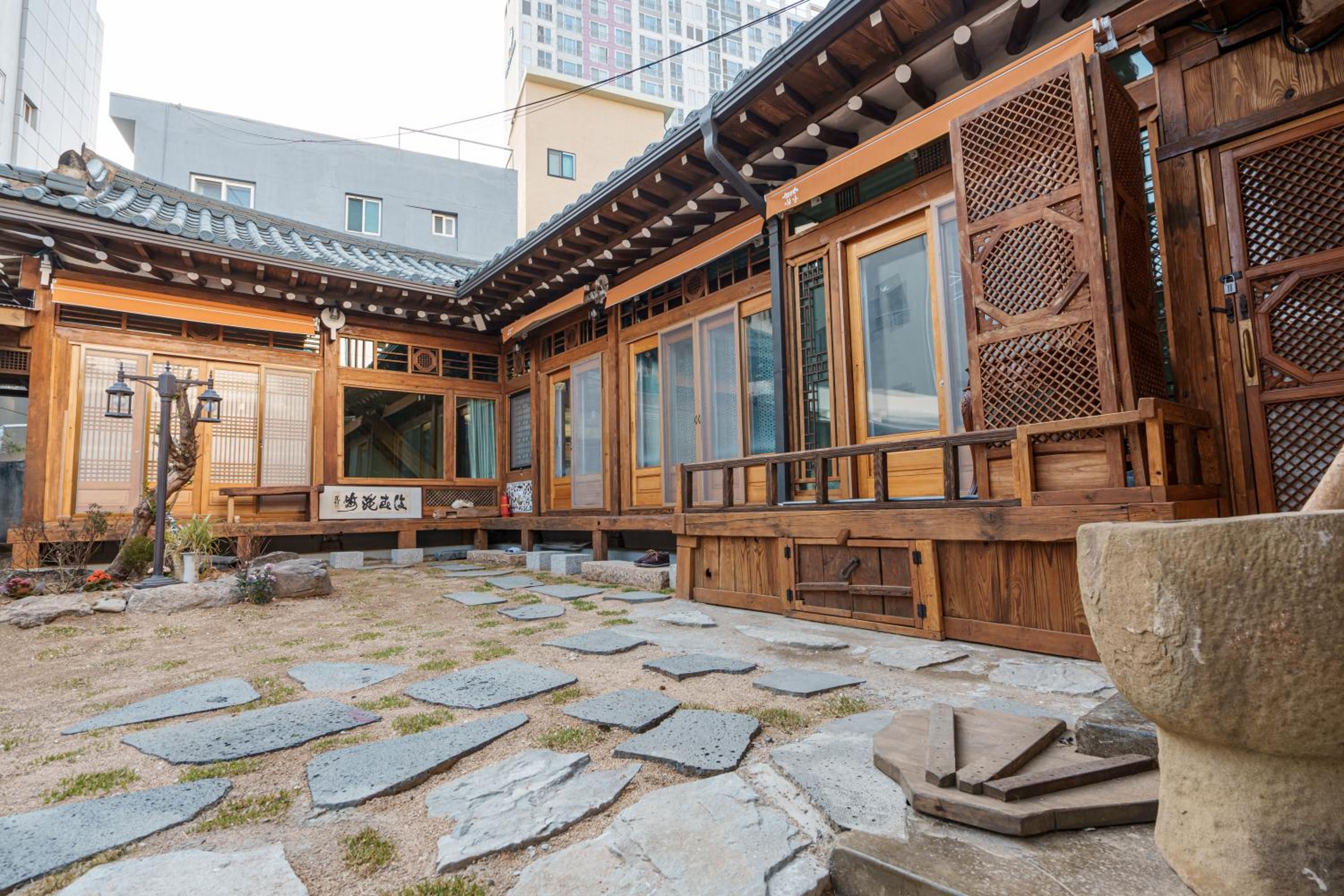Aega Hanok Guesthouse view 3