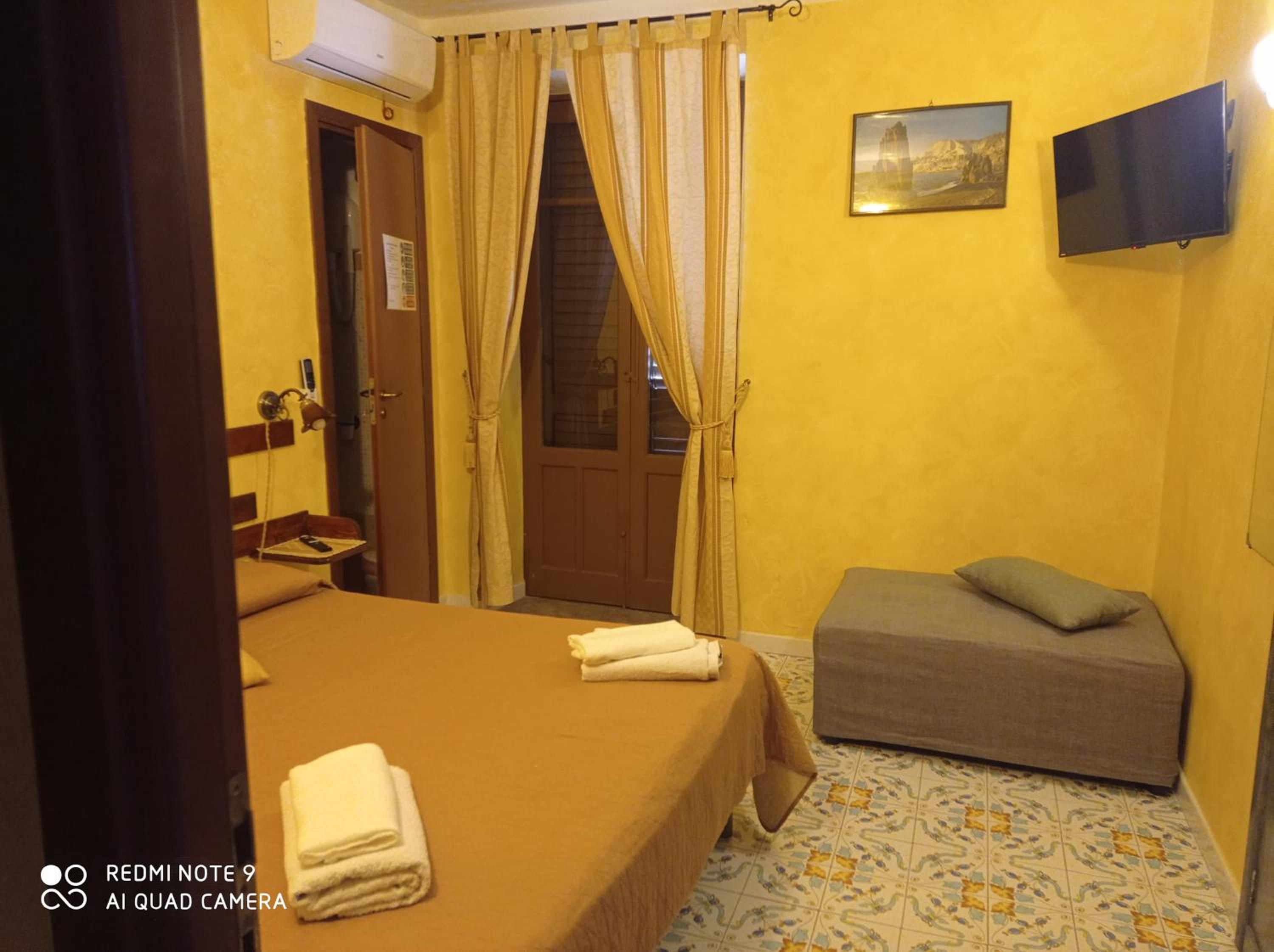 Casa Vacanze Central Cincotta view 3