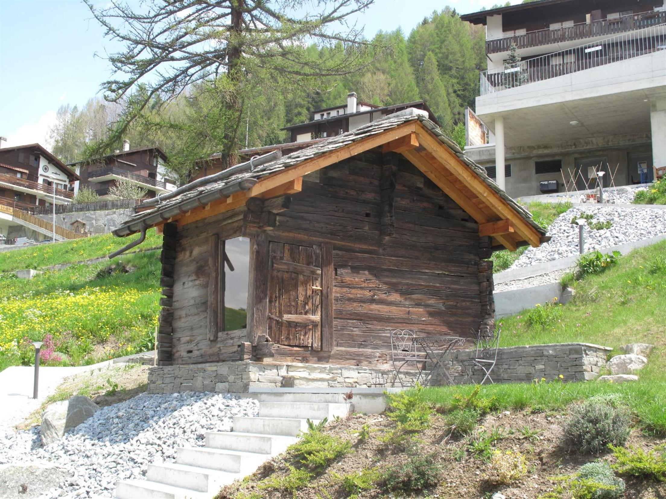 Photo 10
