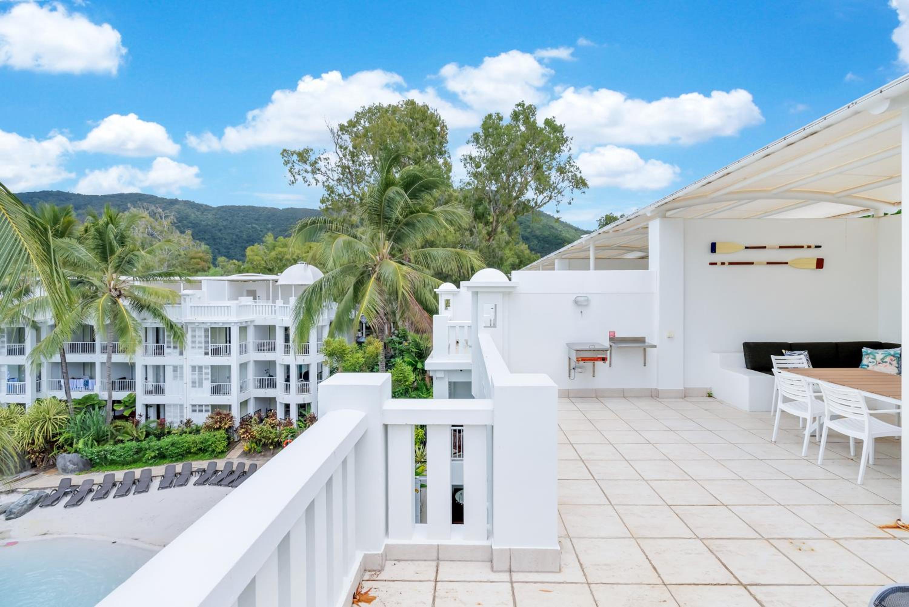 Elysium Private Accommodation at Beach Club & Spa