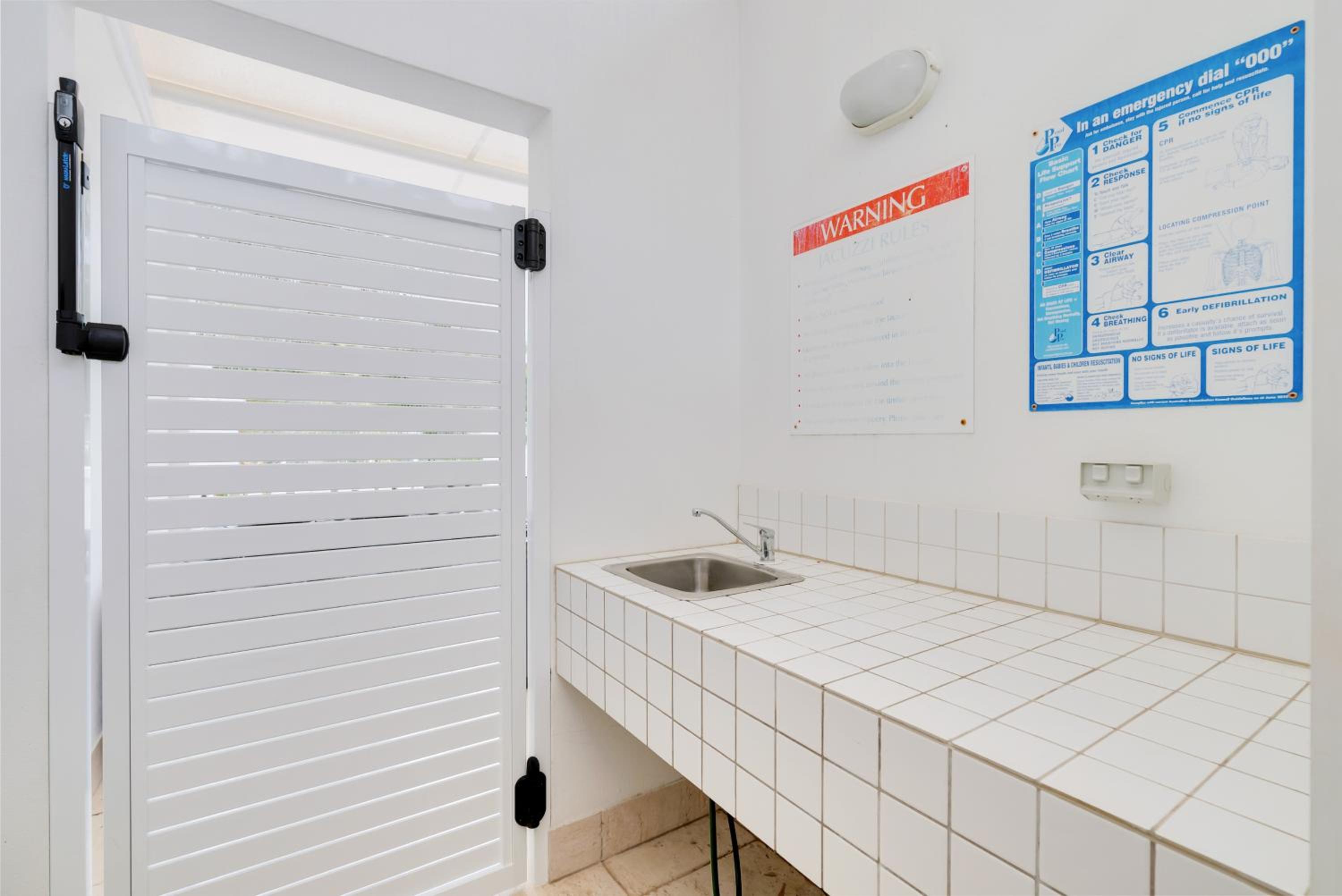Elysium Private Accommodation at Beach Club & Spa