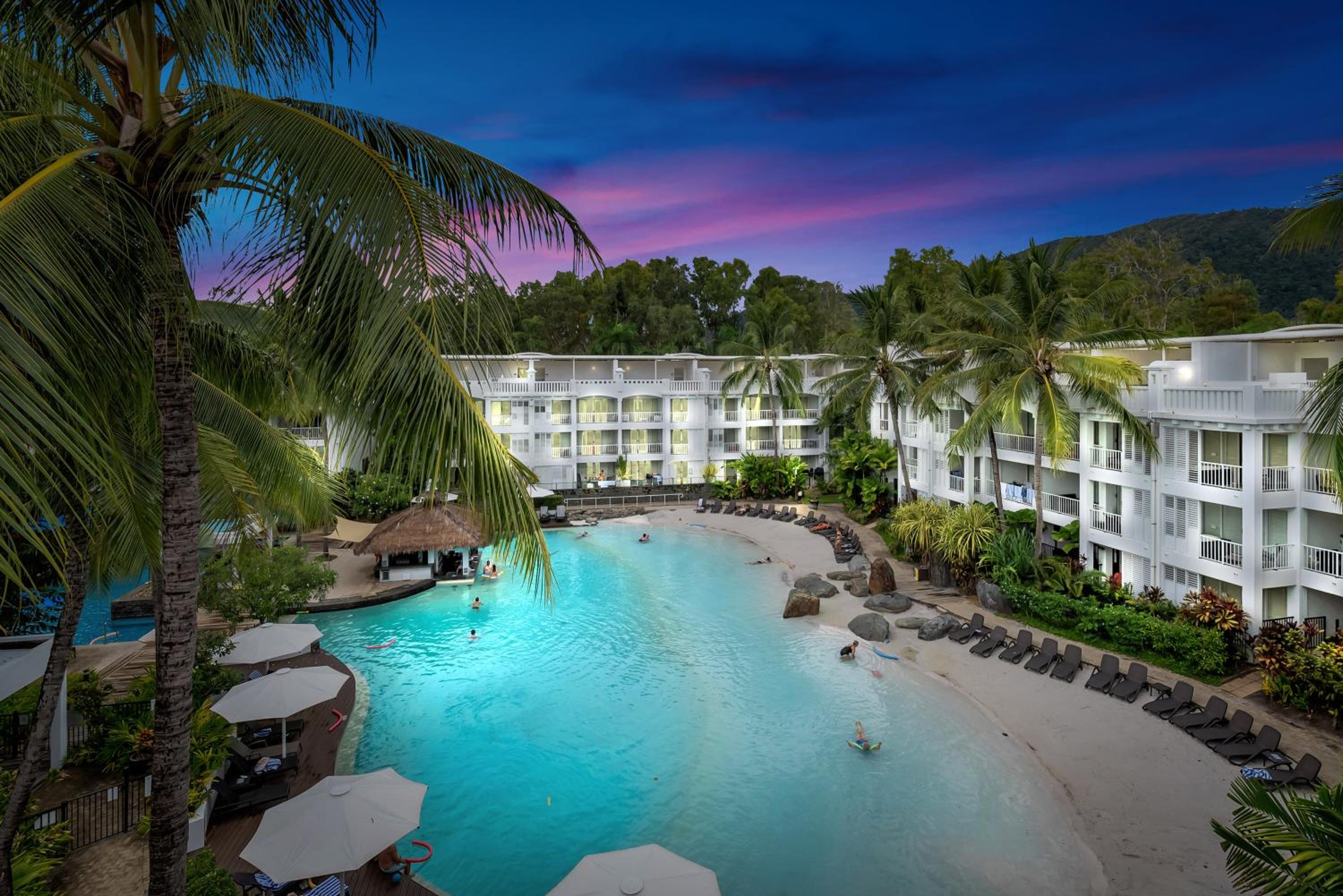Elysium Private Accommodation at Beach Club & Spa