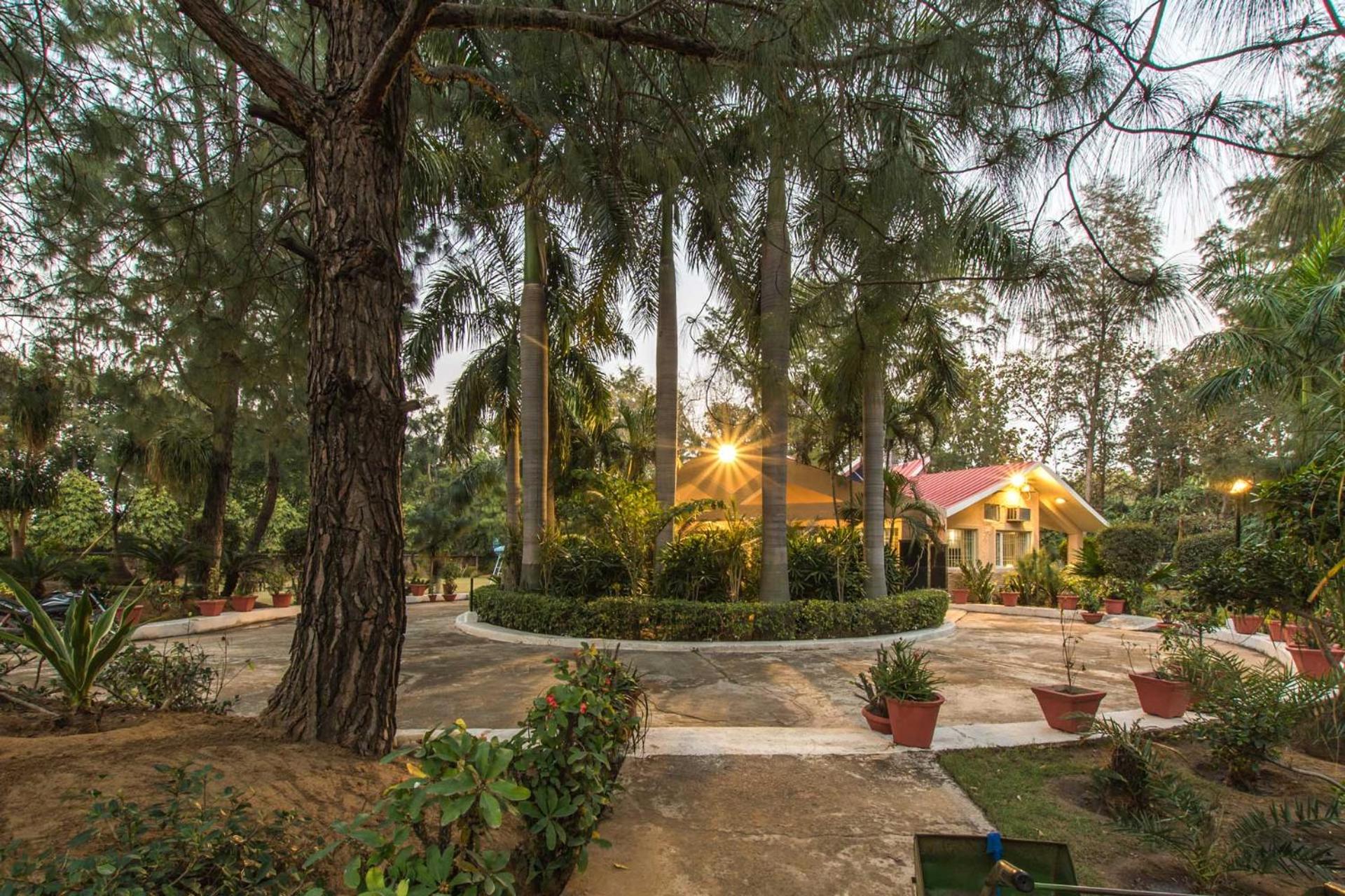 StayVista at Solitude in the Woods- Cozy 2BR Villa in Delhi with Lawn Bonfire view 3