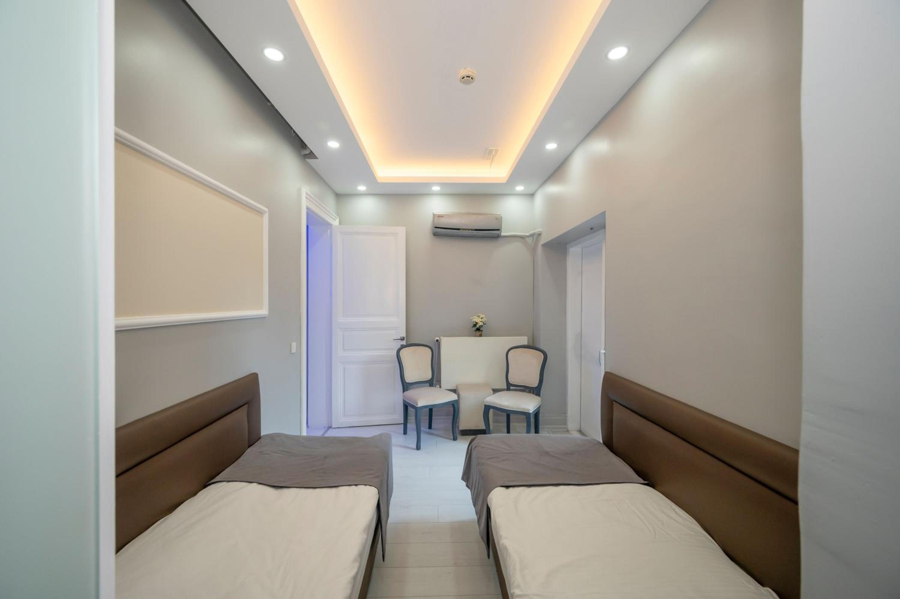 Hotel Next2 becomes Next2 Otel. - Image 8