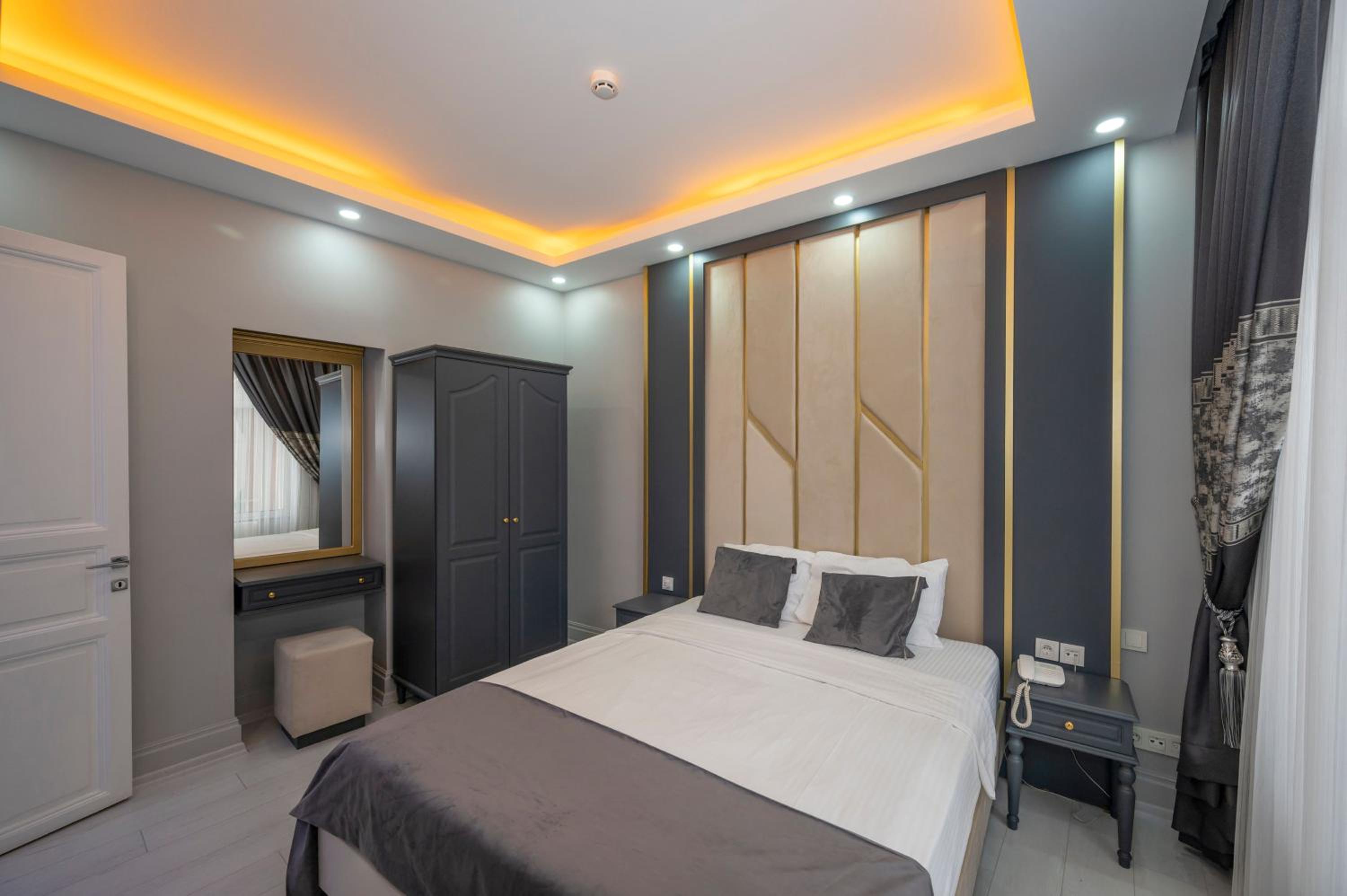 Hotel Next2 becomes Next2 Otel. - Image 10