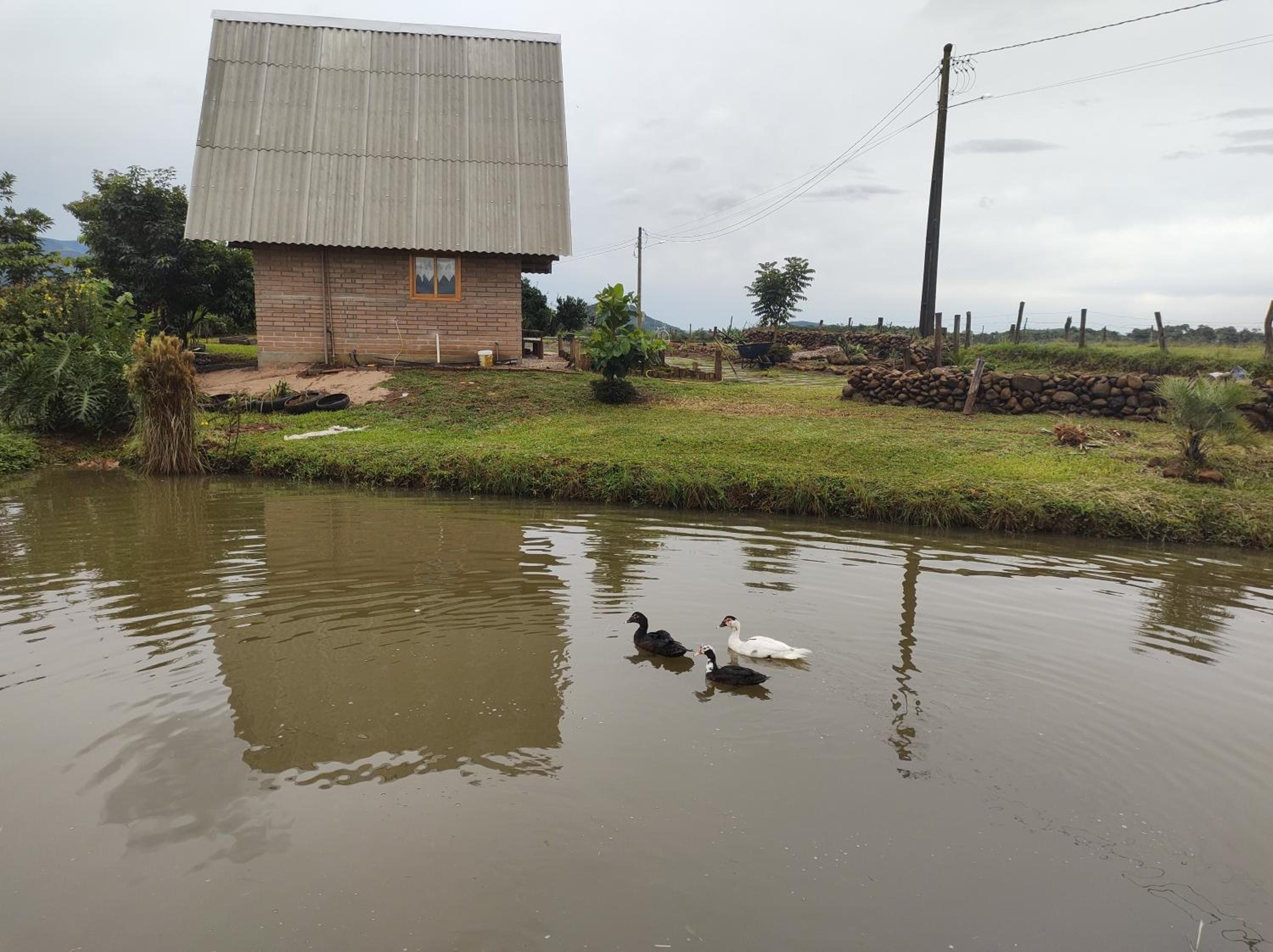 HOSPEDAGEM LA NO SITIO