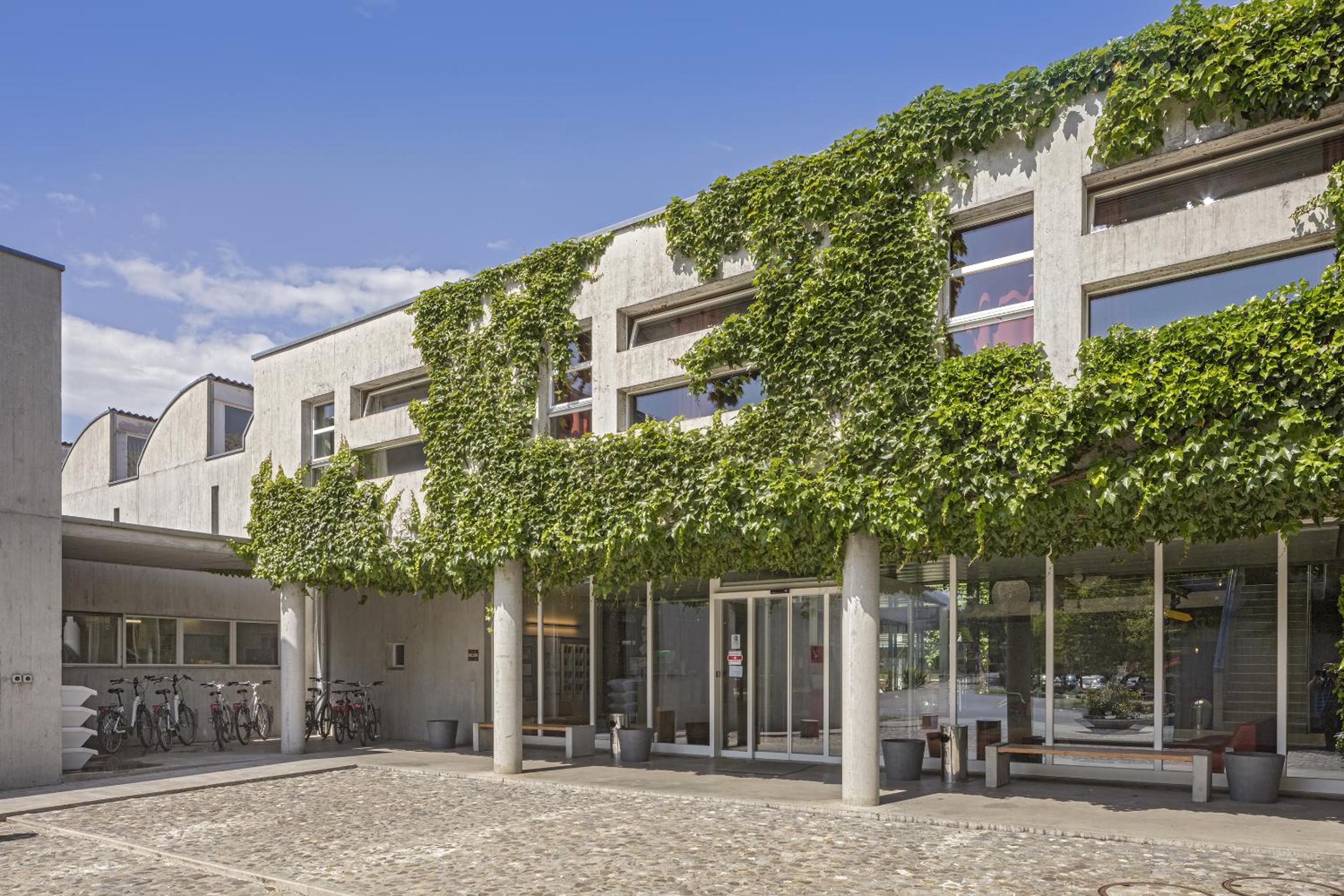 Lausanne Youth Hostel Jeunotel