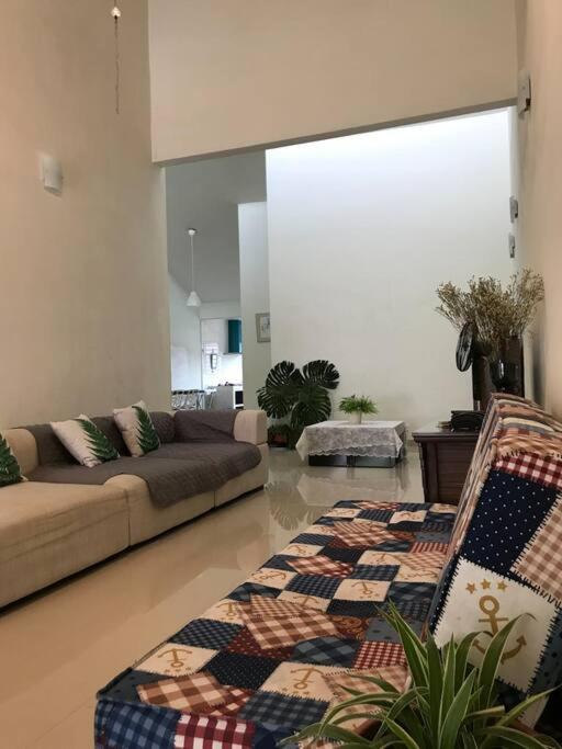 Terrace house near Stulang Laut CIQ Midvalley KSL for 7Pax