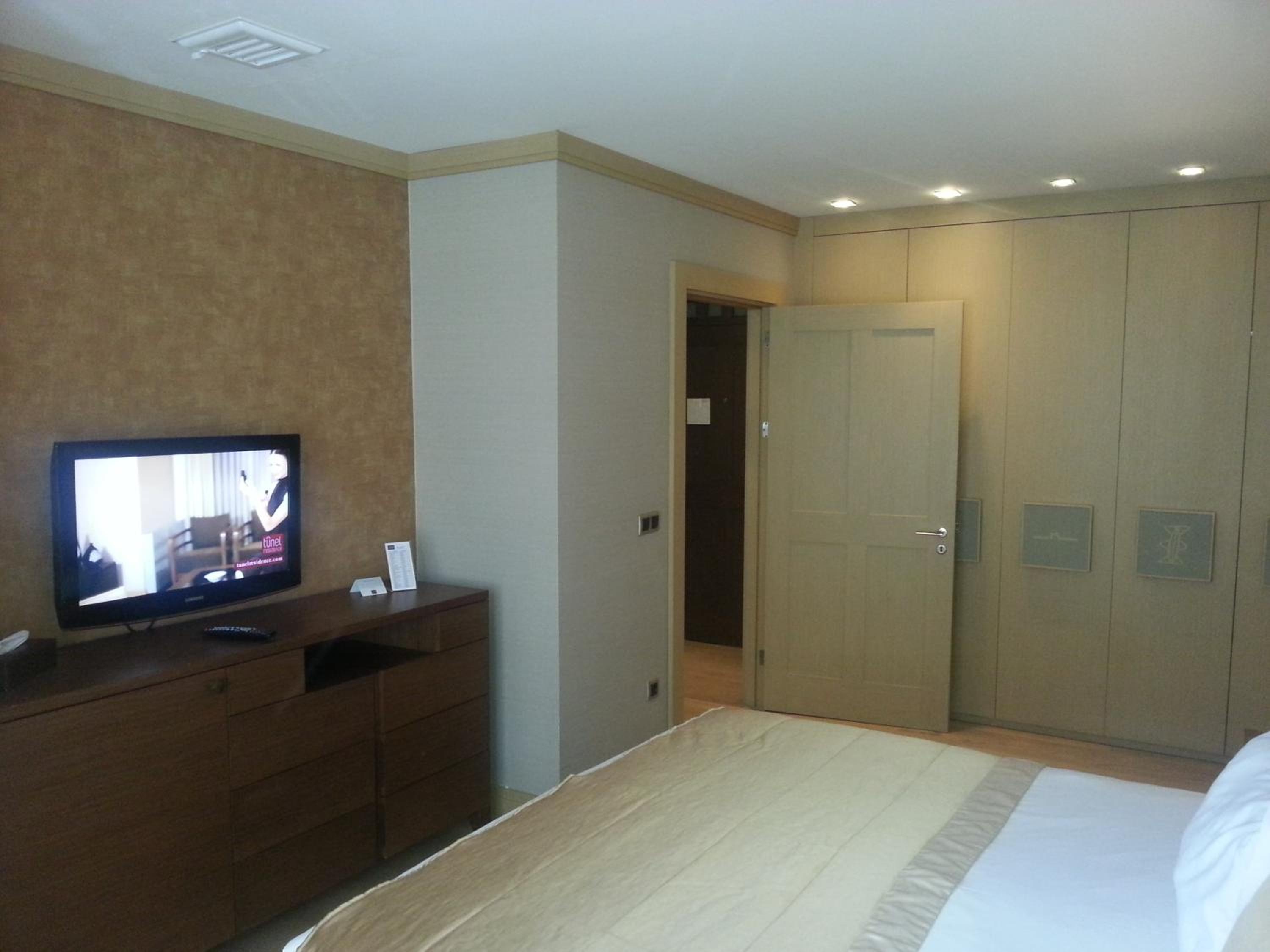 Tunel Residence - Image 16